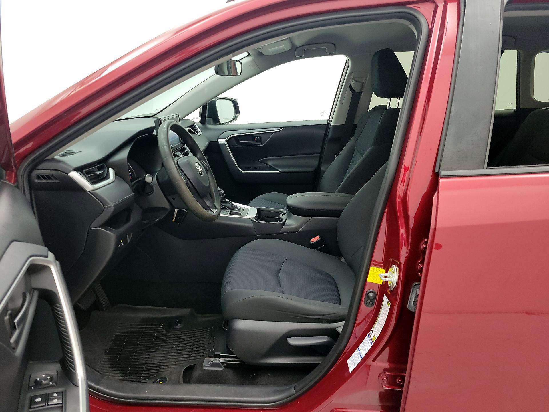 Thumbnail: 2019 Toyota RAV4 - 11
