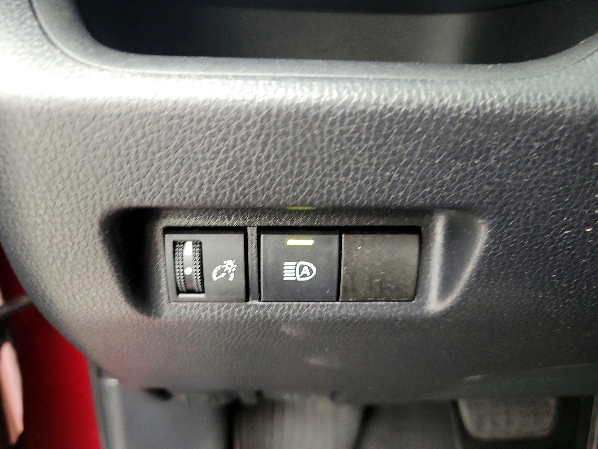 Thumbnail: 2019 Toyota RAV4 - 13