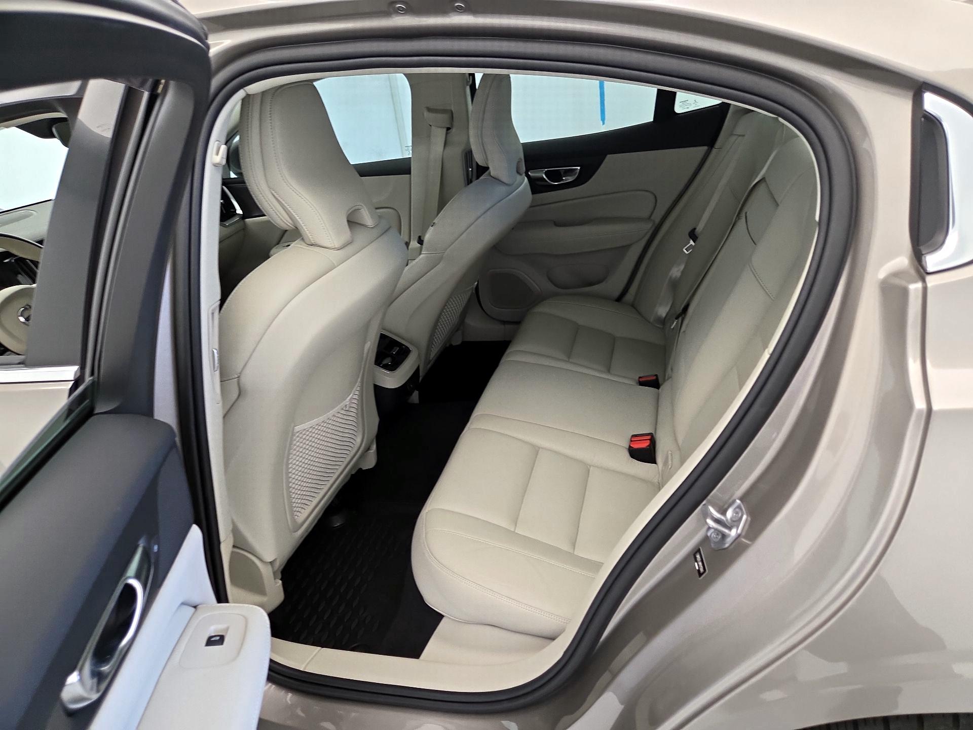 Thumbnail: 2021 Volvo S60 - 20