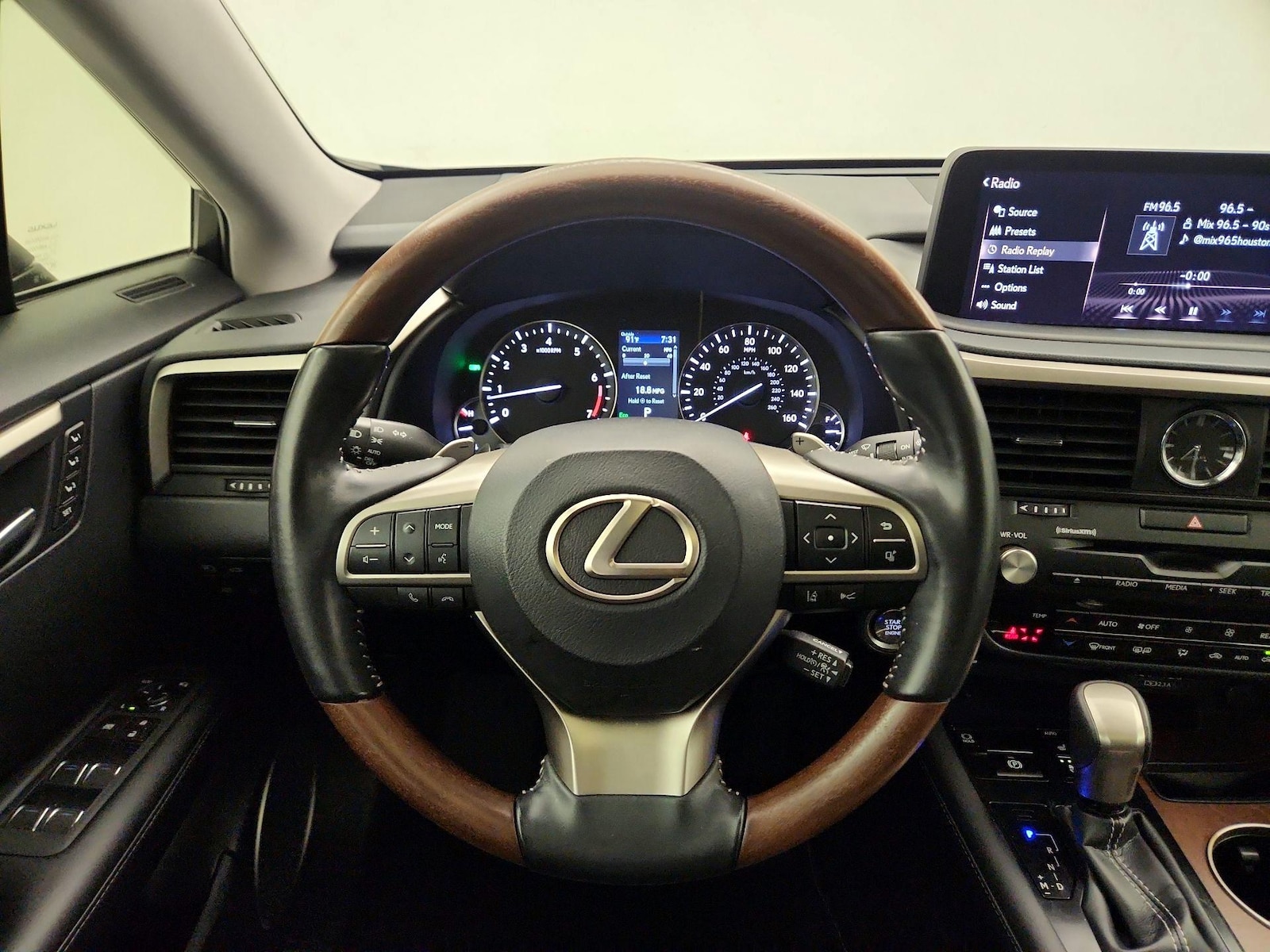 2021 Lexus RX 350 - Photo 11