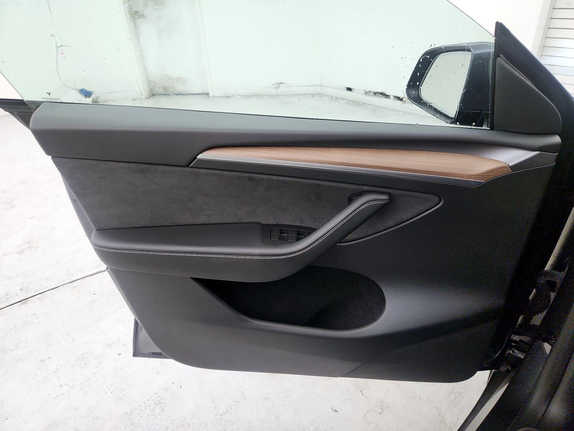 Thumbnail: 2023 Tesla Model Y - 12