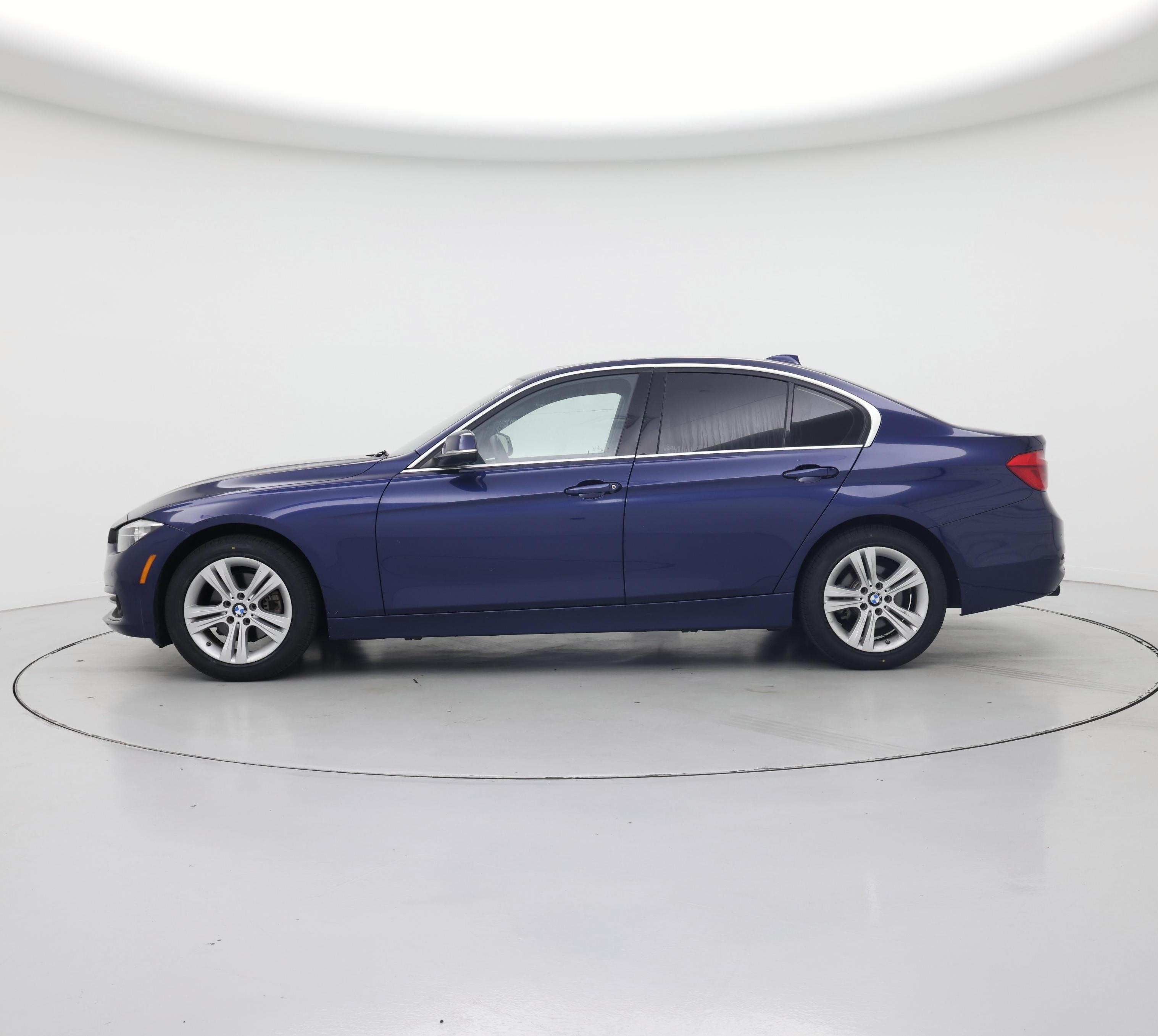 Thumbnail: 2017 BMW 3 Series - 3