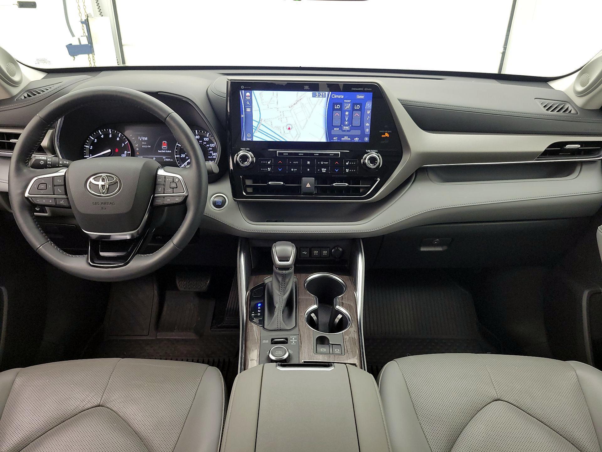 Thumbnail: 2020 Toyota Highlander - 9