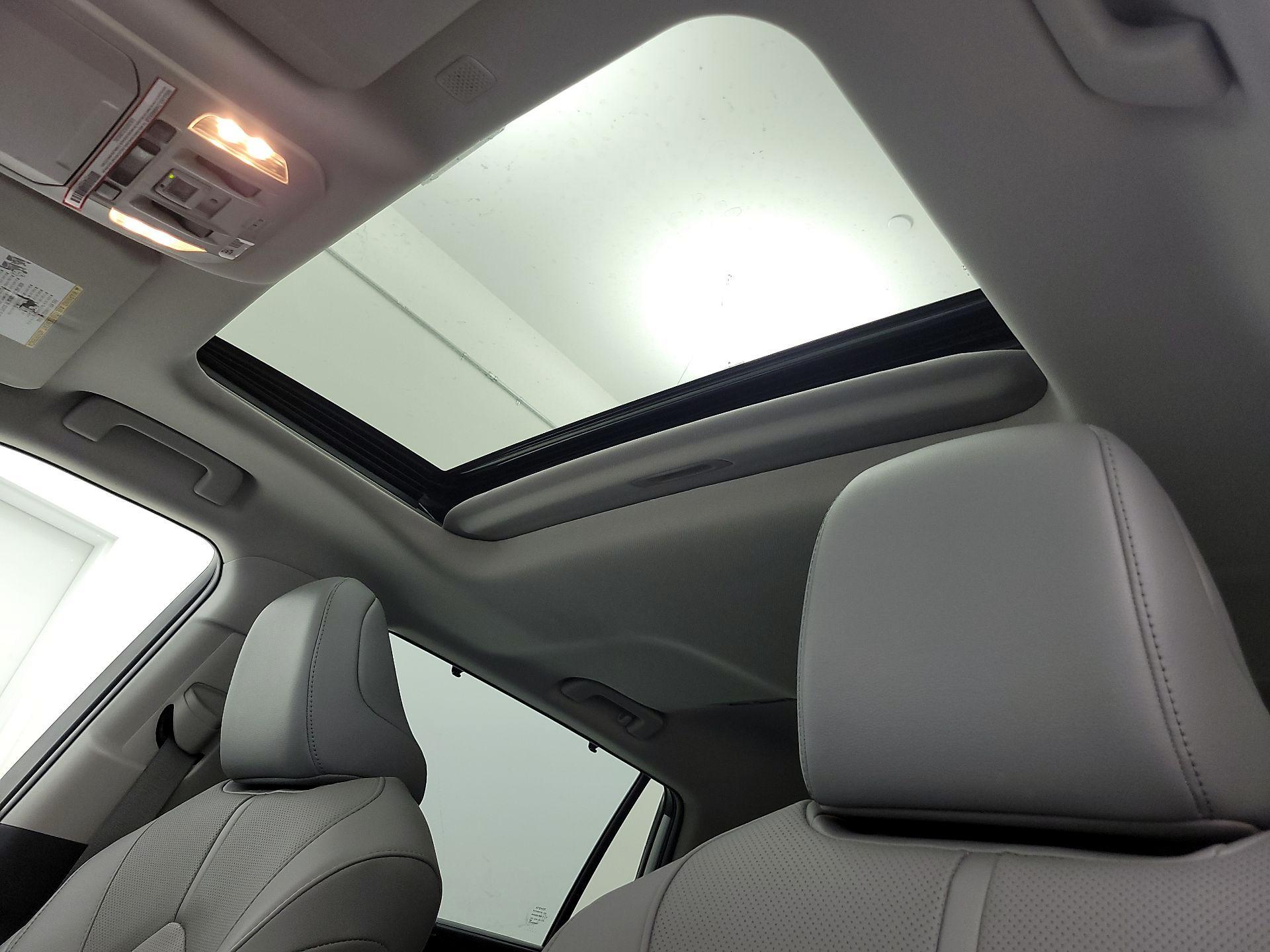 Thumbnail: 2020 Toyota Highlander - 20