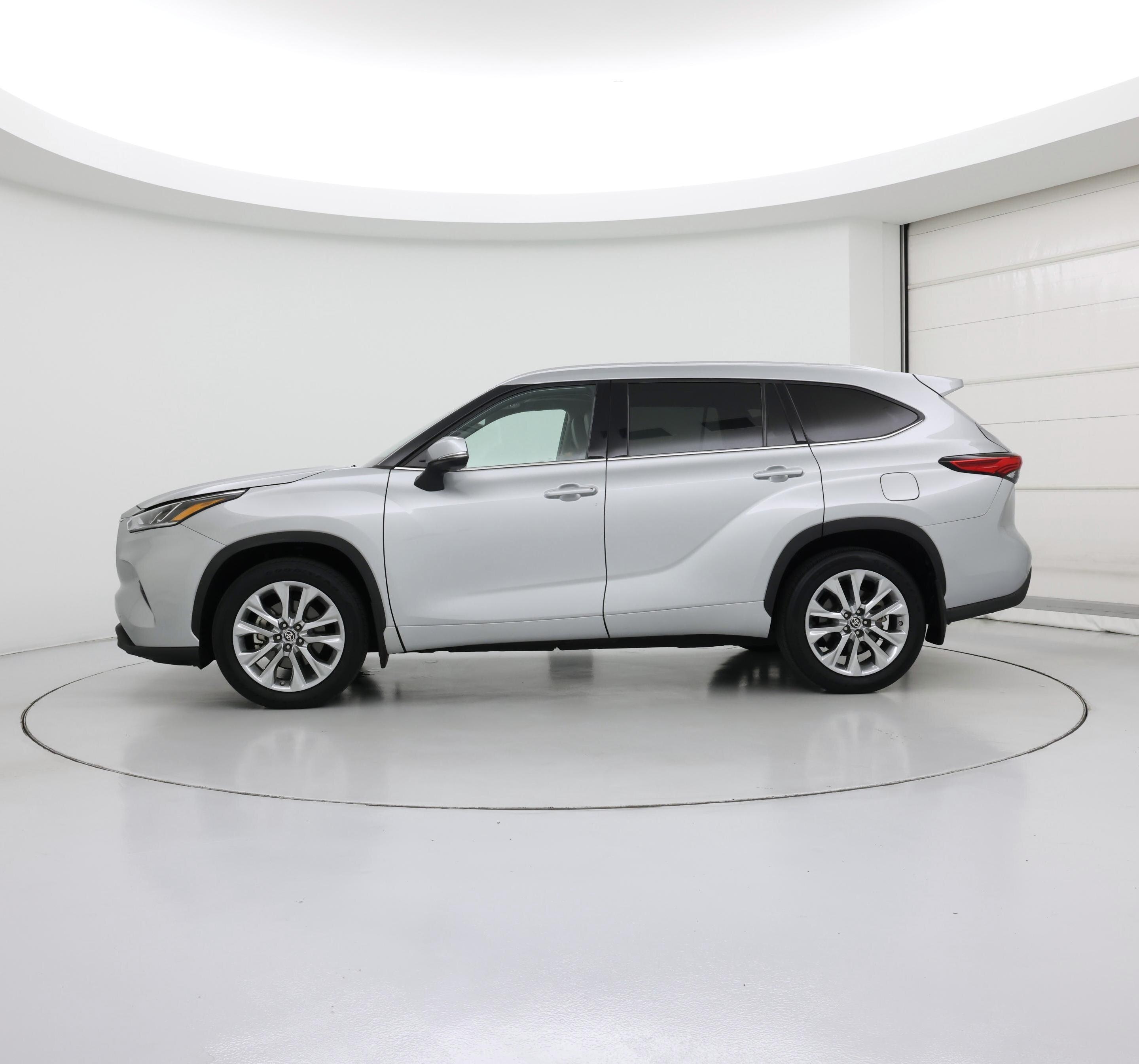 Thumbnail: 2020 Toyota Highlander - 3