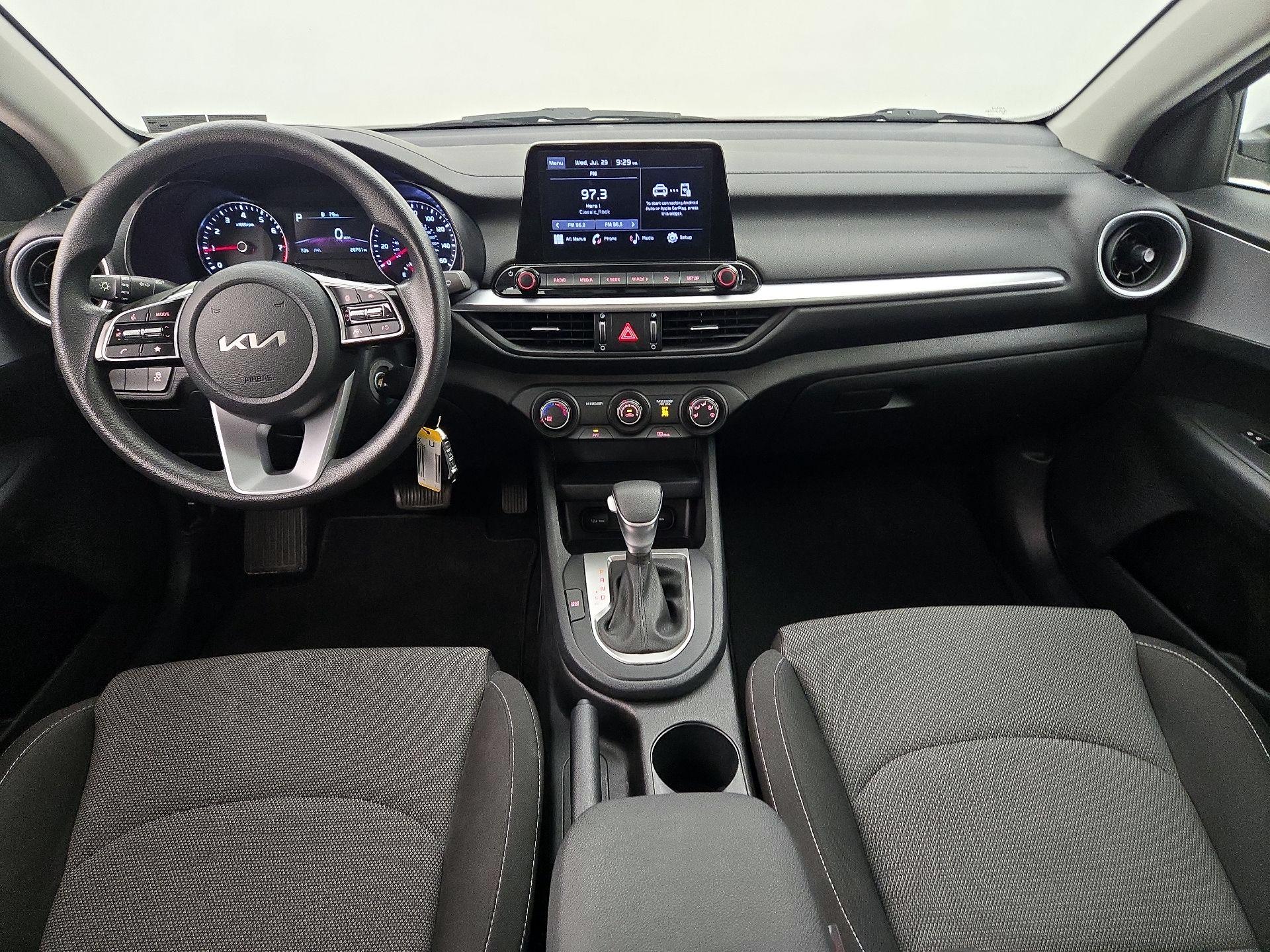 Thumbnail: 2022 Kia Forte - 9