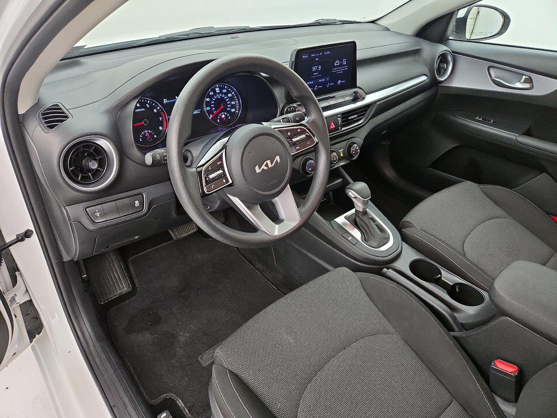 Thumbnail: 2022 Kia Forte - 11