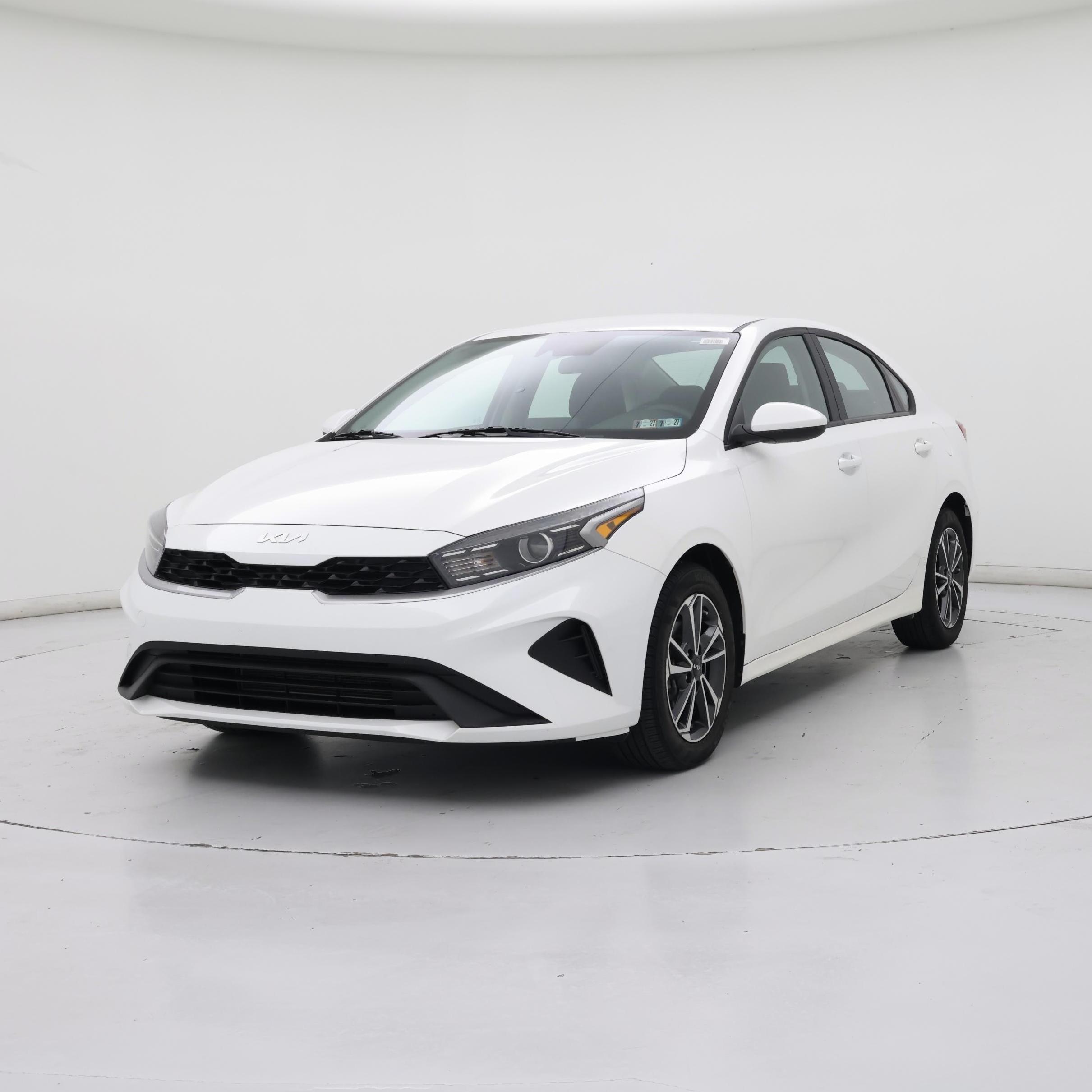 Thumbnail: 2022 Kia Forte - 4