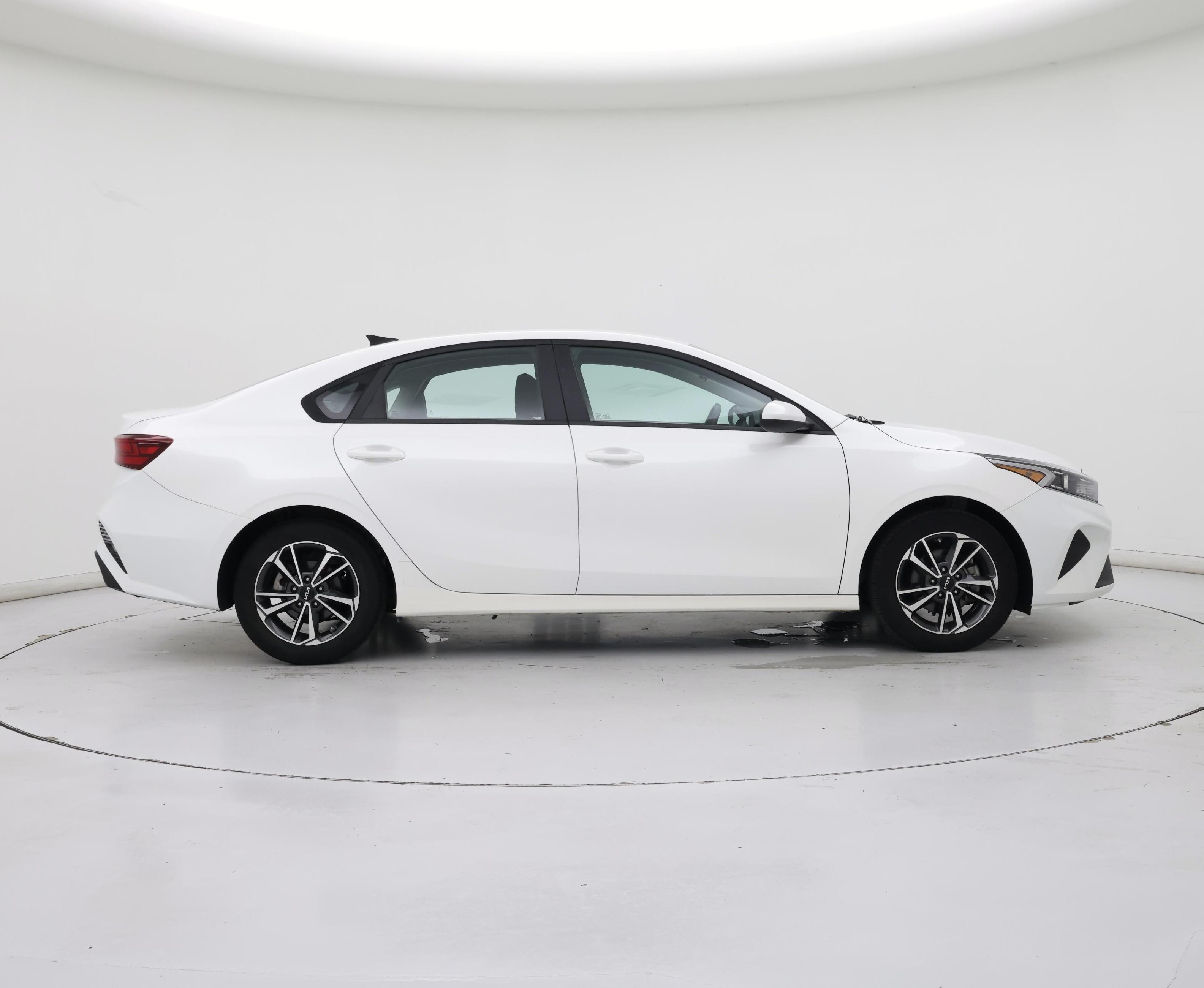 Thumbnail: 2022 Kia Forte - 7