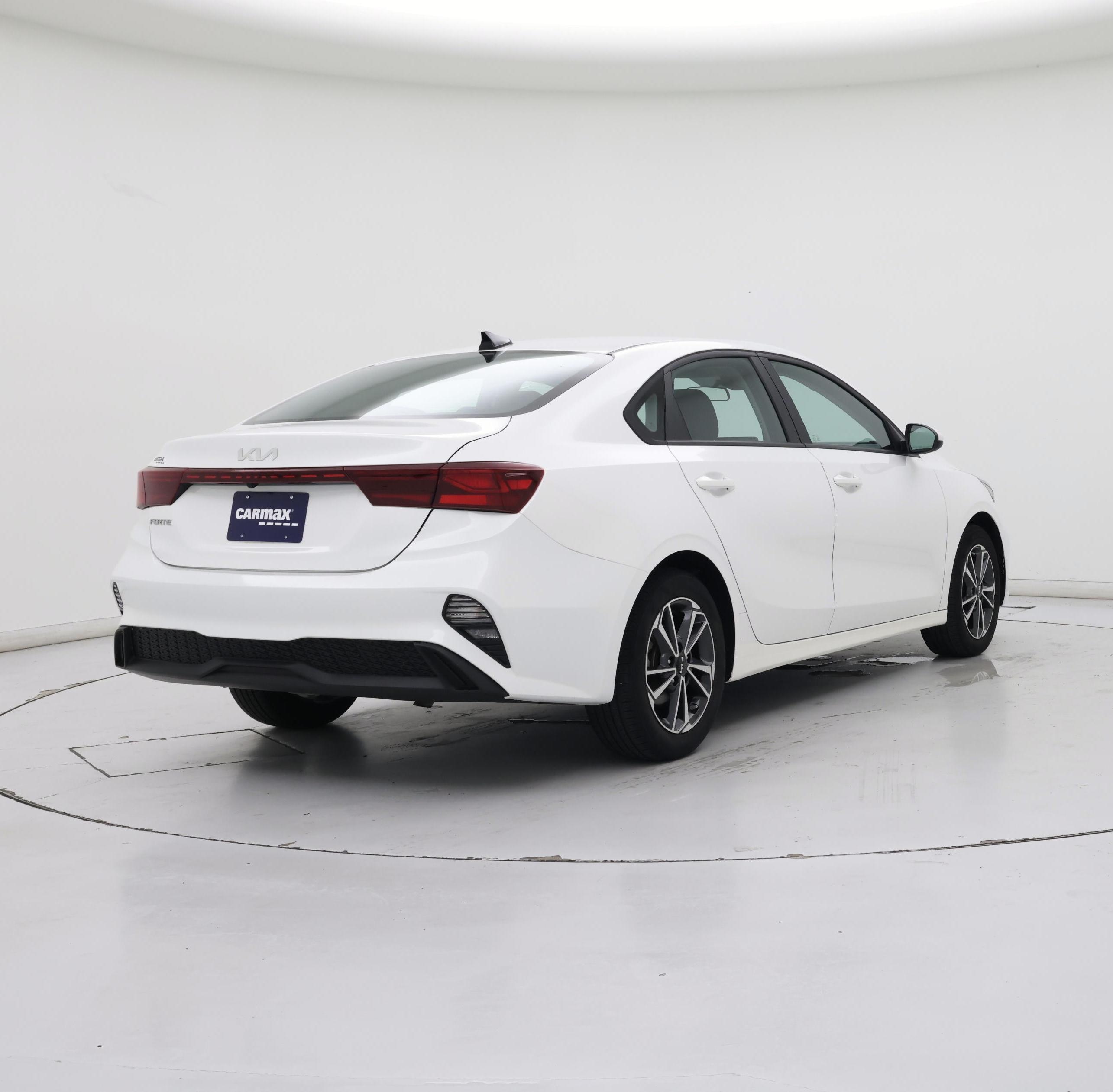 Thumbnail: 2022 Kia Forte - 8