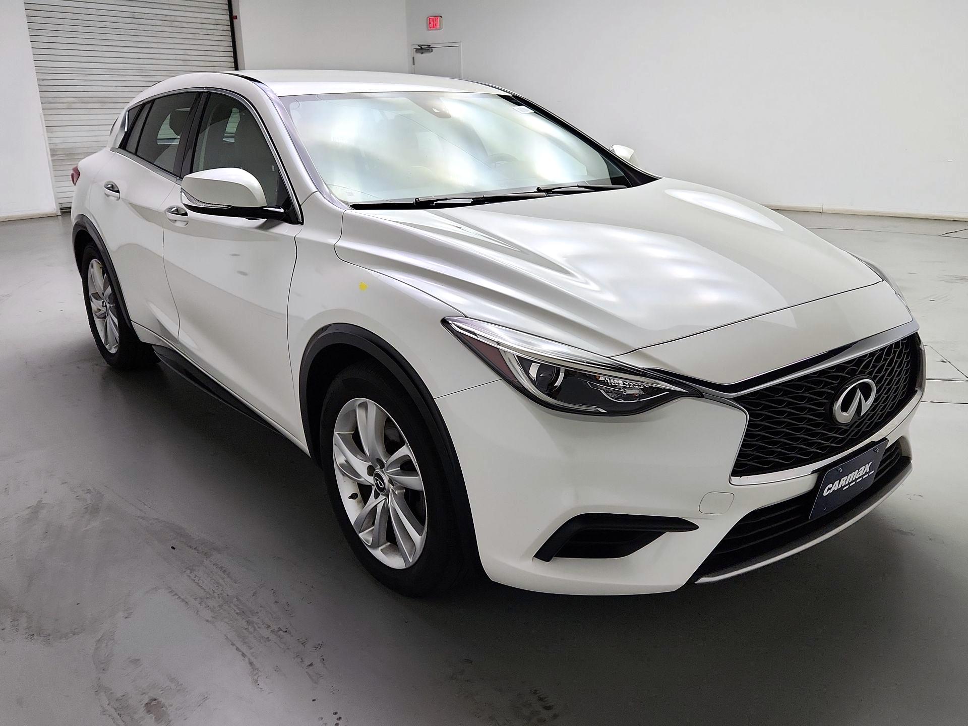Thumbnail: 2017 INFINITI QX30 - 1