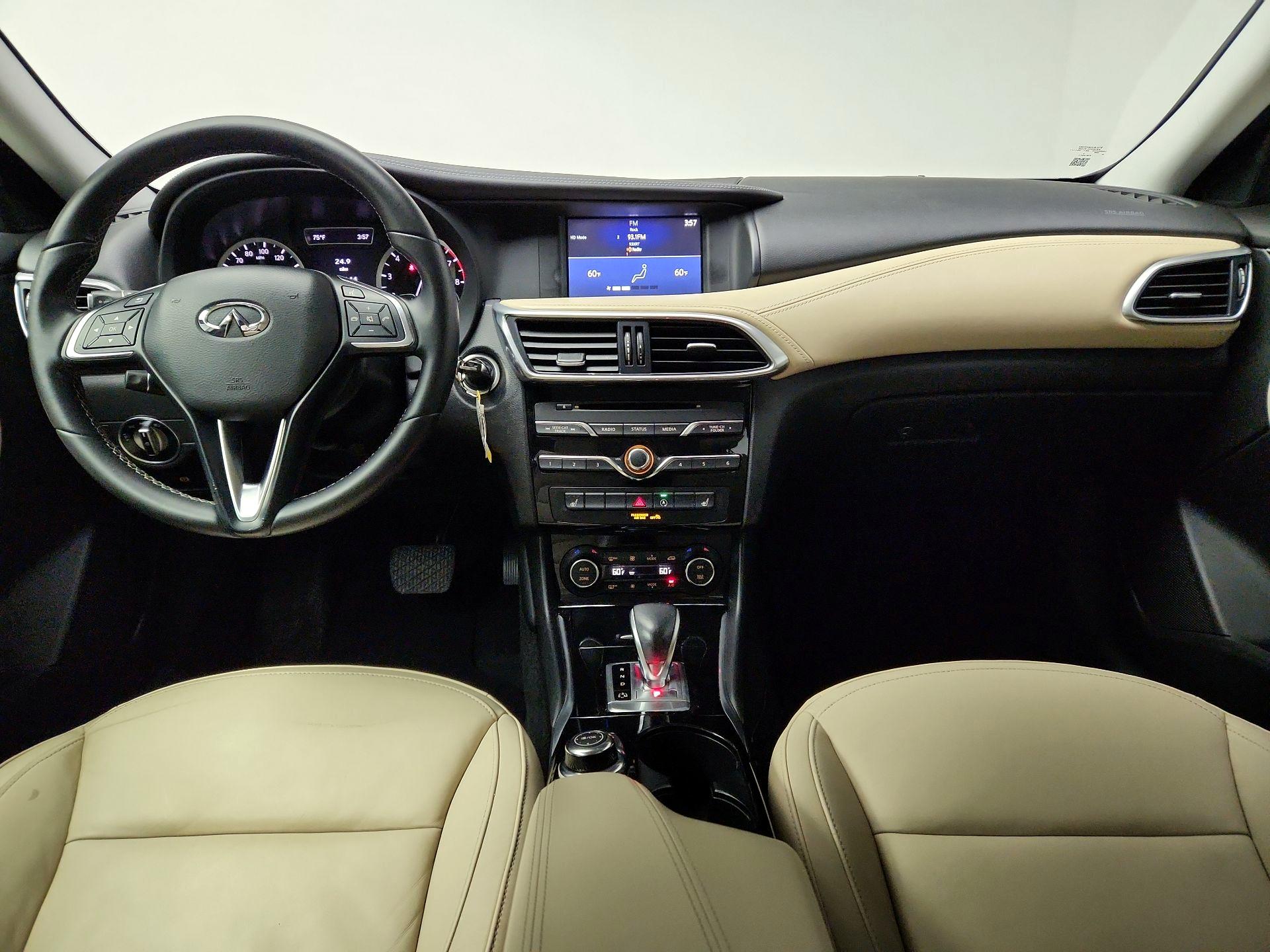 Thumbnail: 2017 INFINITI QX30 - 8