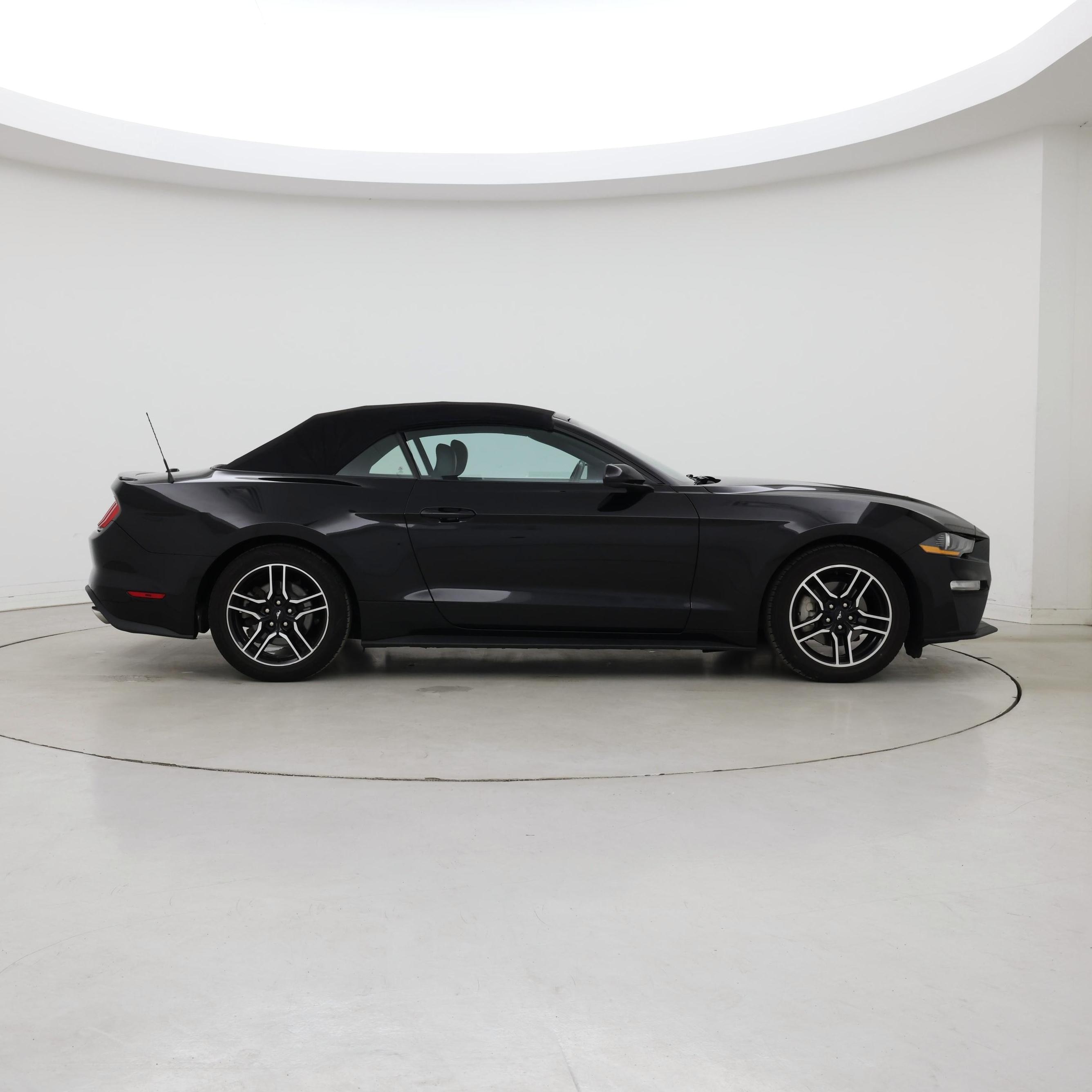 Thumbnail: 2022 Ford Mustang - 7
