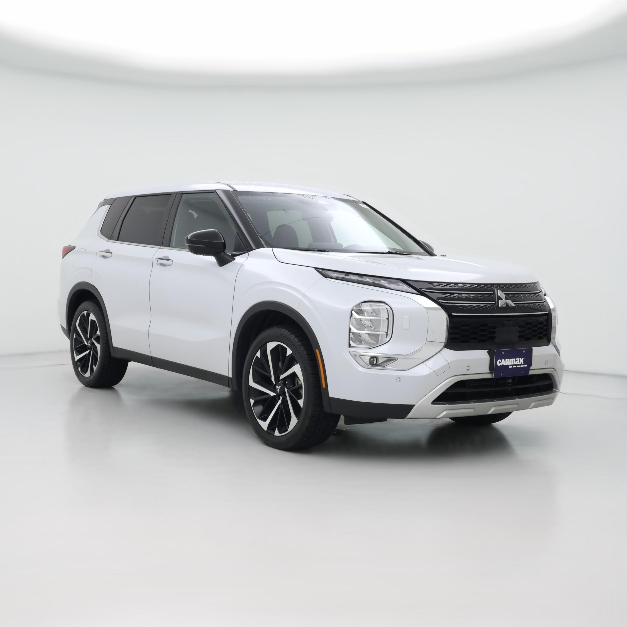Thumbnail: 2024 Mitsubishi Outlander - 1
