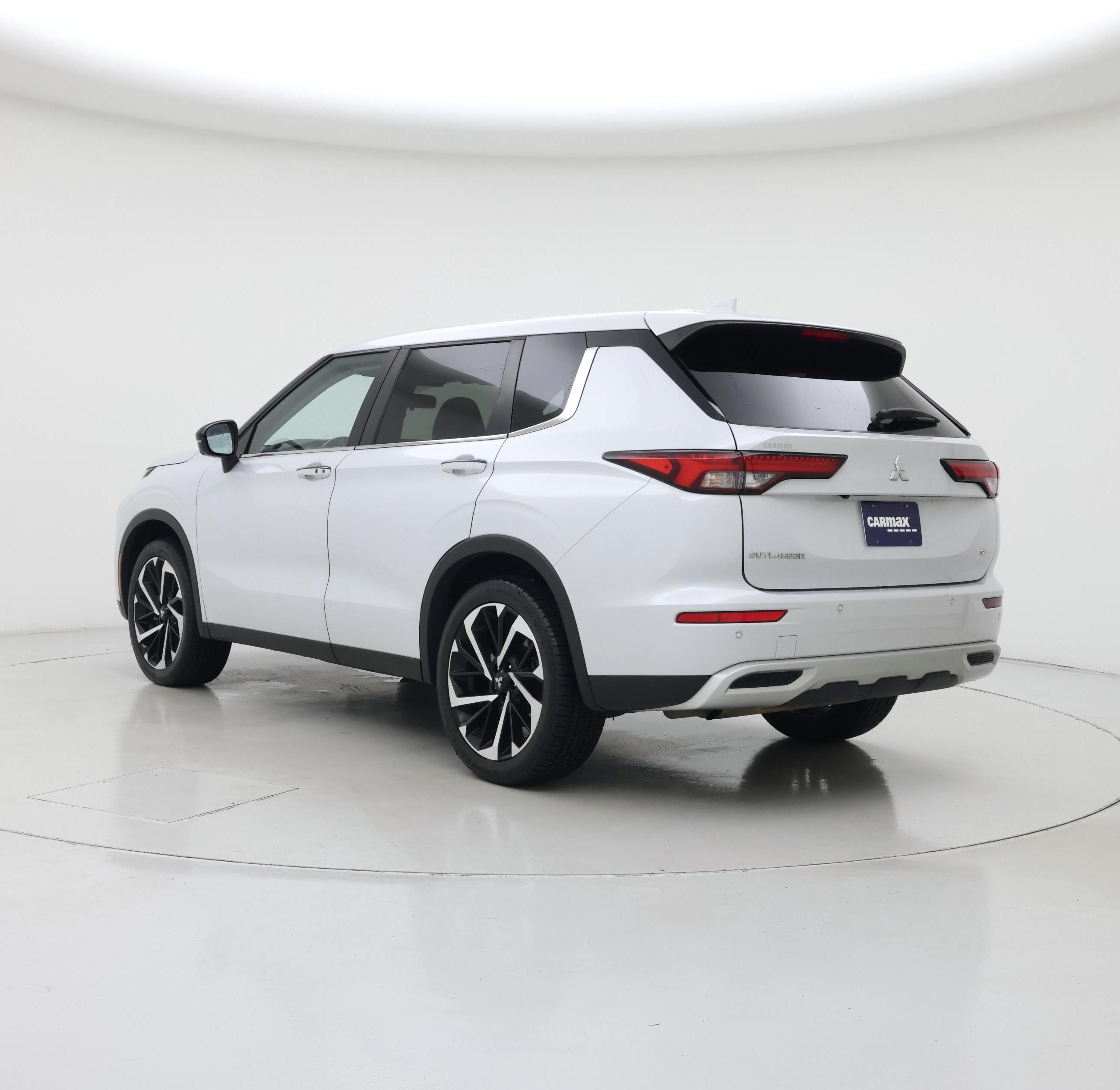 Thumbnail: 2024 Mitsubishi Outlander - 2