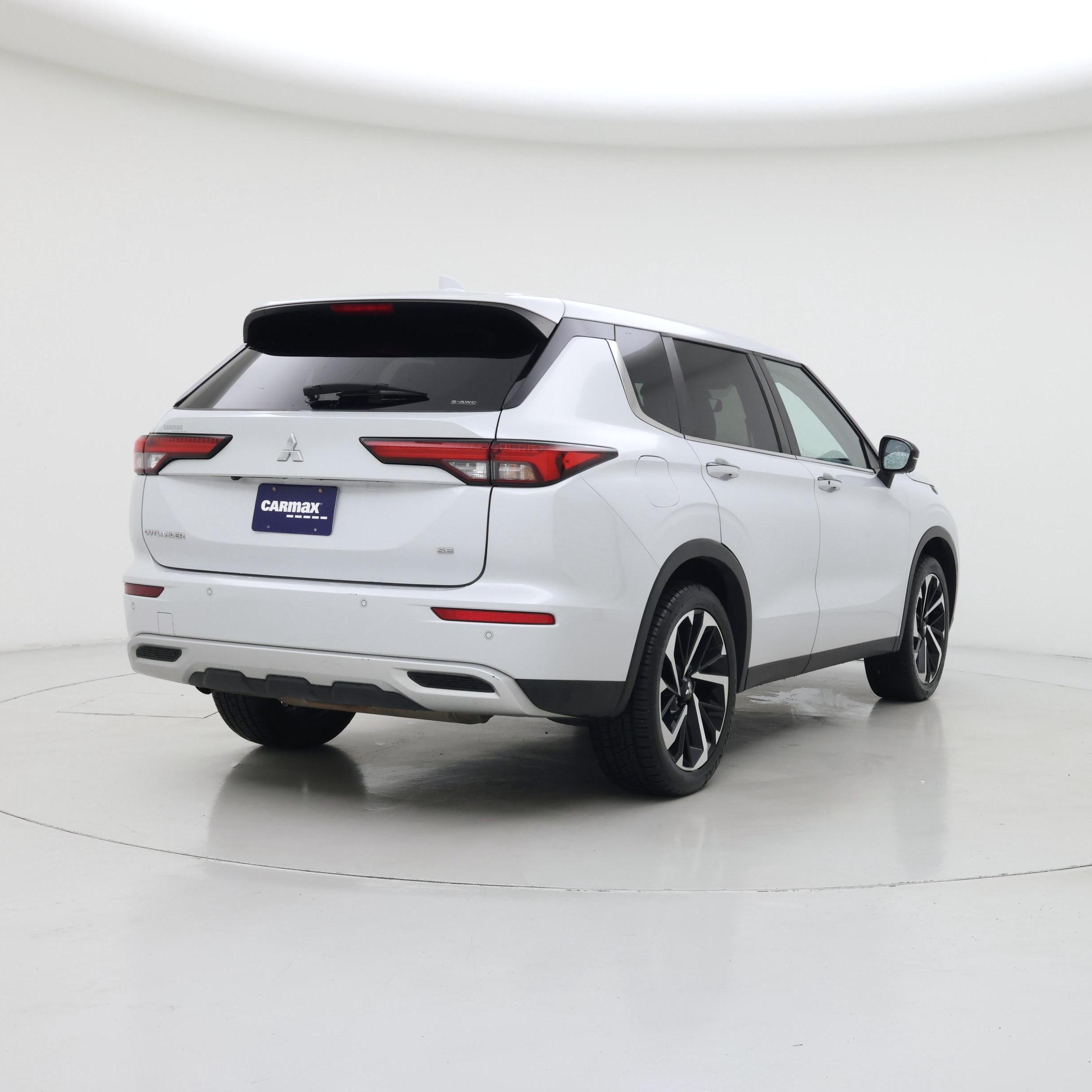 Thumbnail: 2024 Mitsubishi Outlander - 8