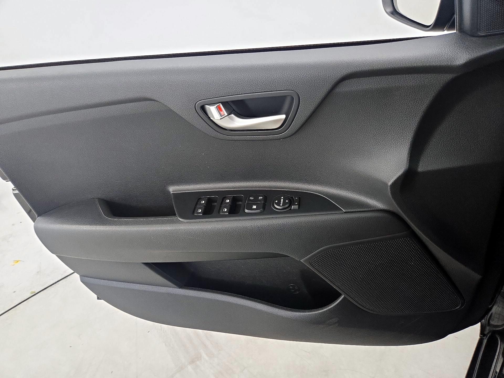 Thumbnail: 2020 Kia Rio5 - 12