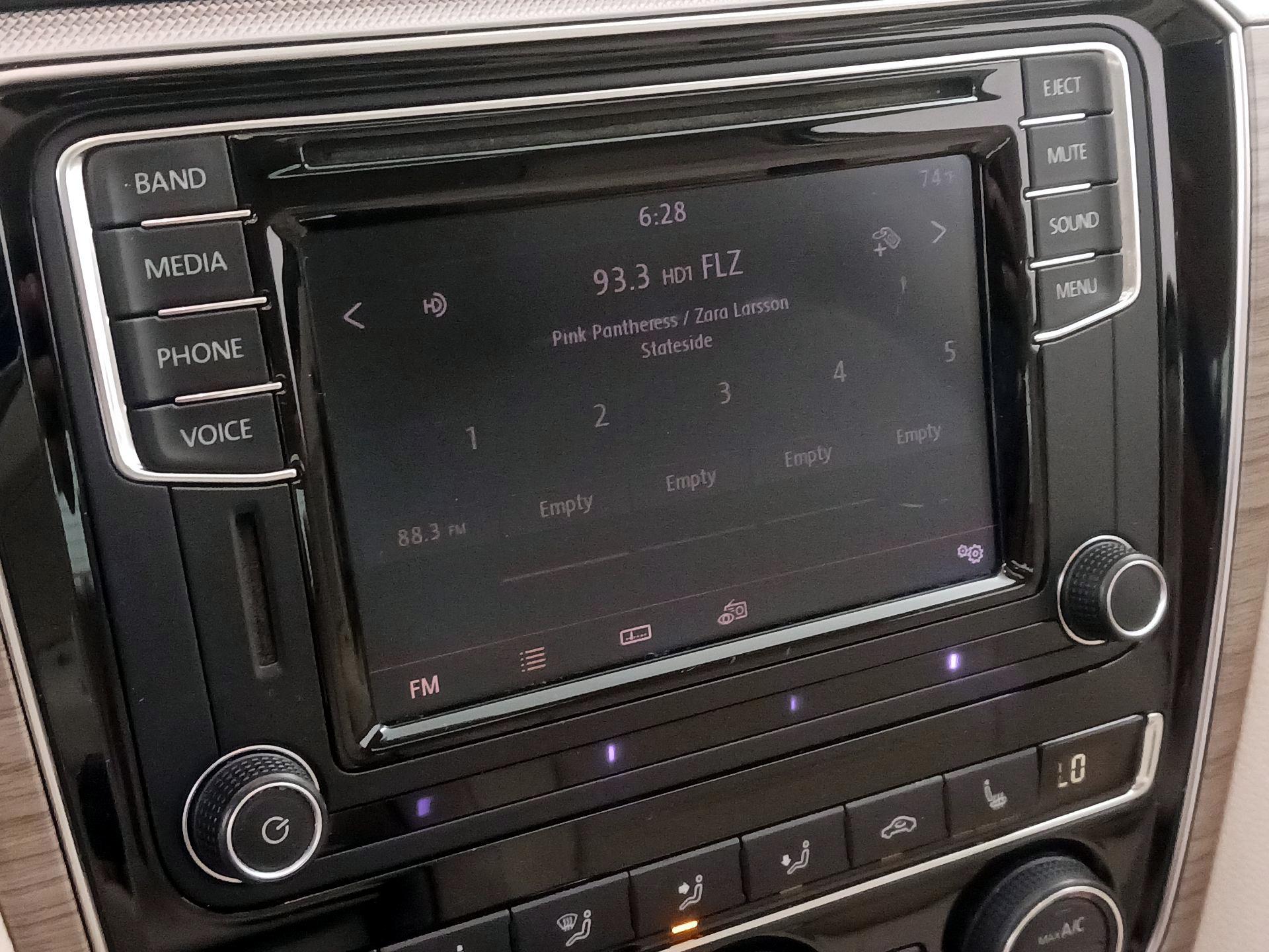Thumbnail: 2016 Volkswagen Passat - 15