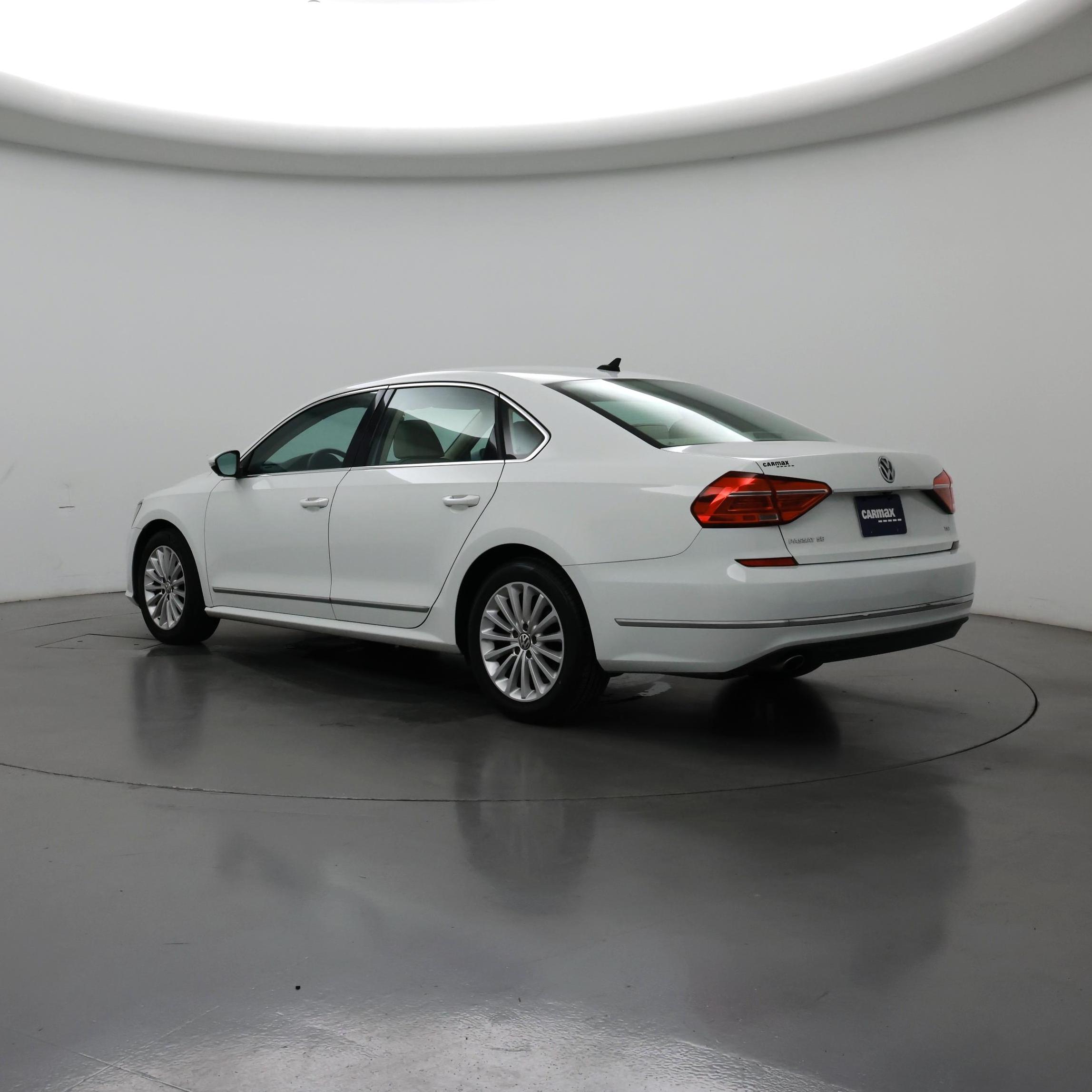 Thumbnail: 2016 Volkswagen Passat - 2