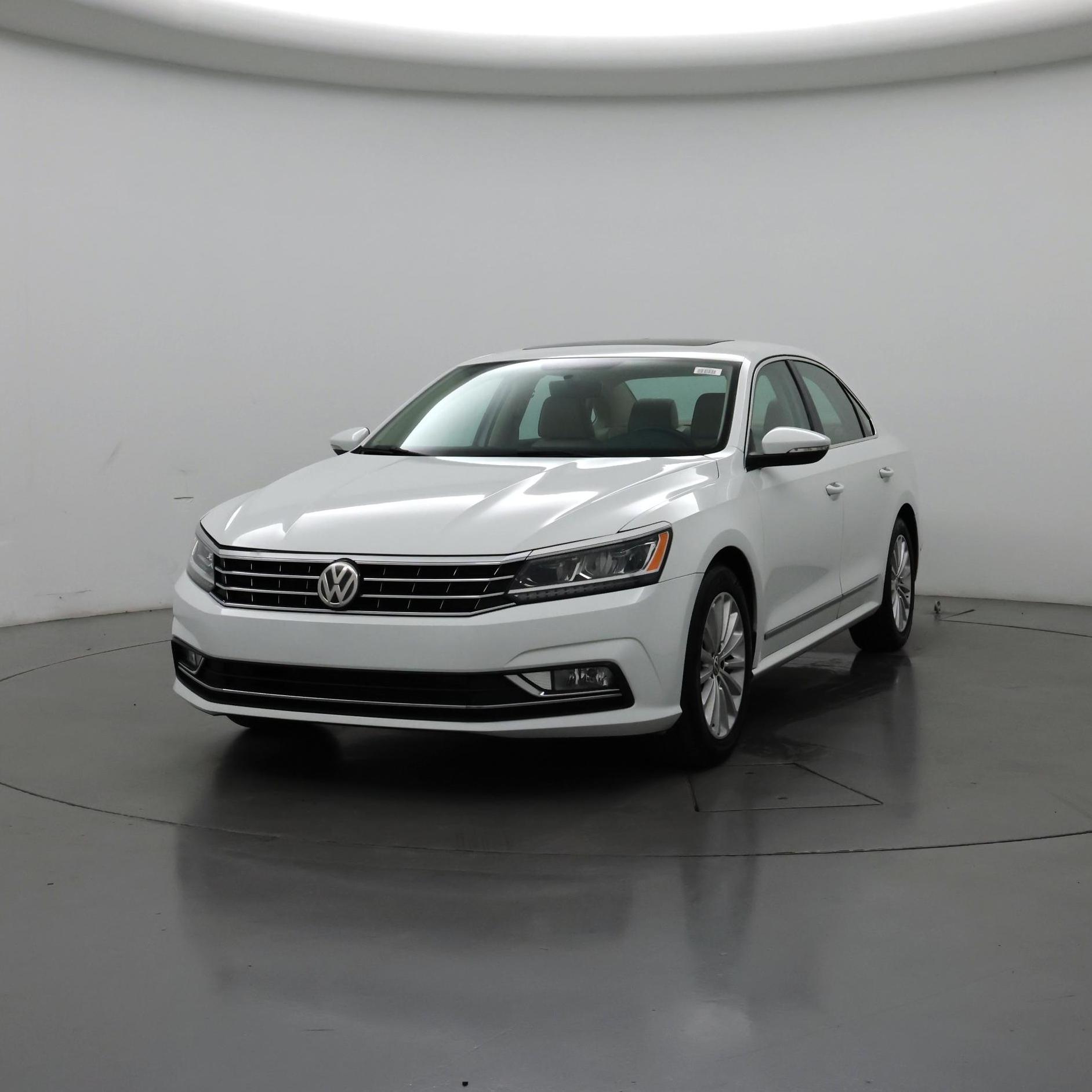 Thumbnail: 2016 Volkswagen Passat - 4
