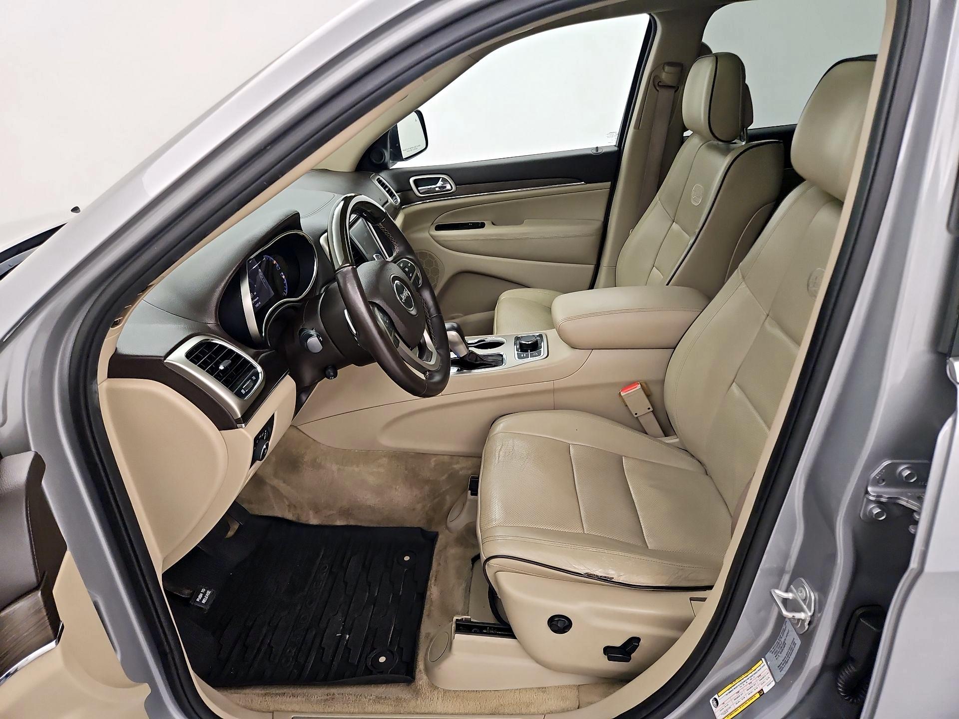 Thumbnail: 2017 Jeep Grand Cherokee - 11