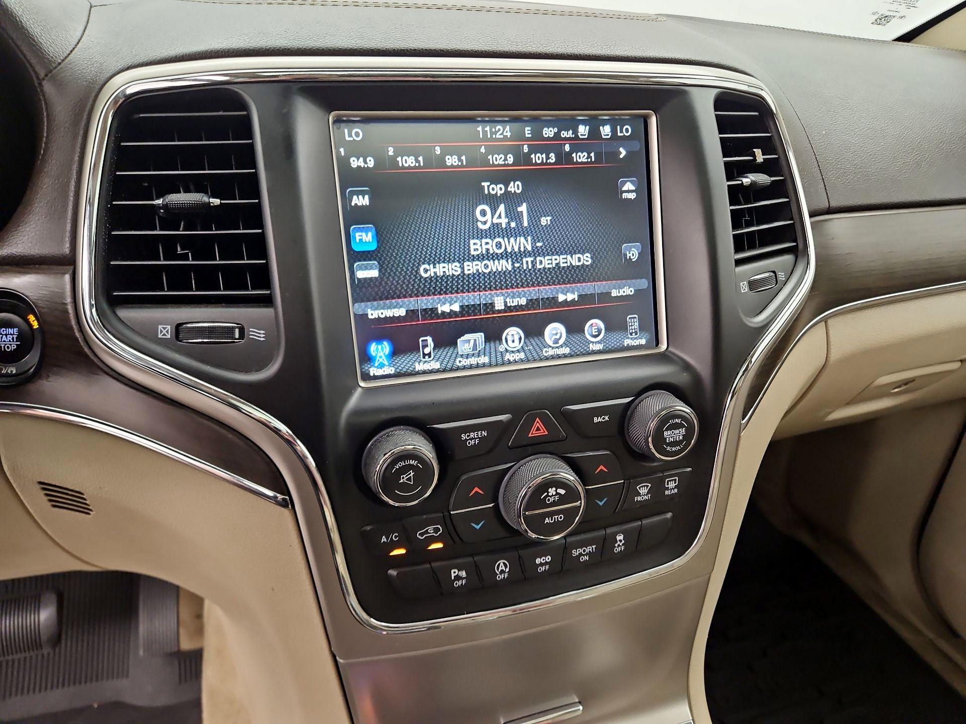 Thumbnail: 2017 Jeep Grand Cherokee - 16