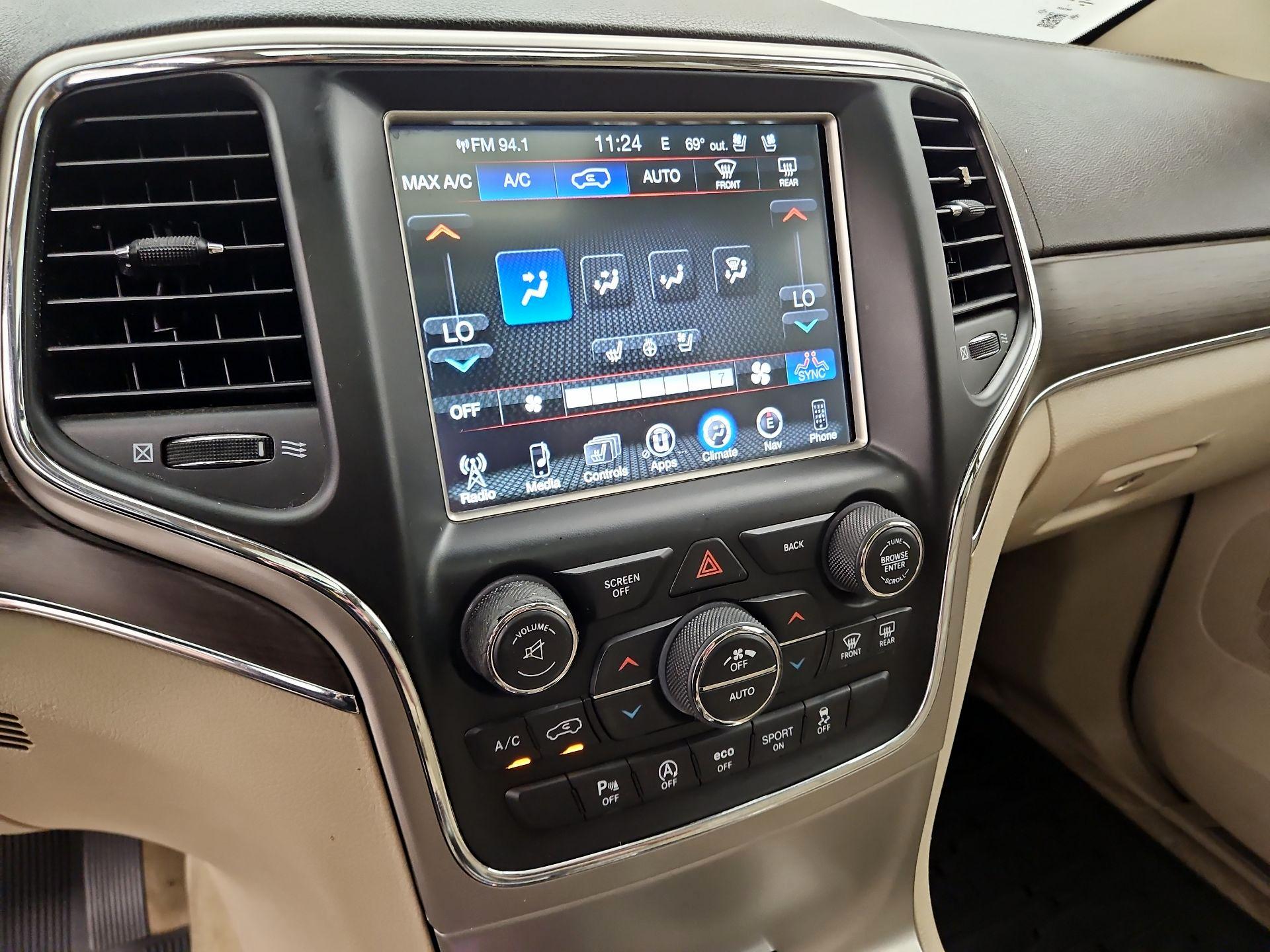 Thumbnail: 2017 Jeep Grand Cherokee - 17