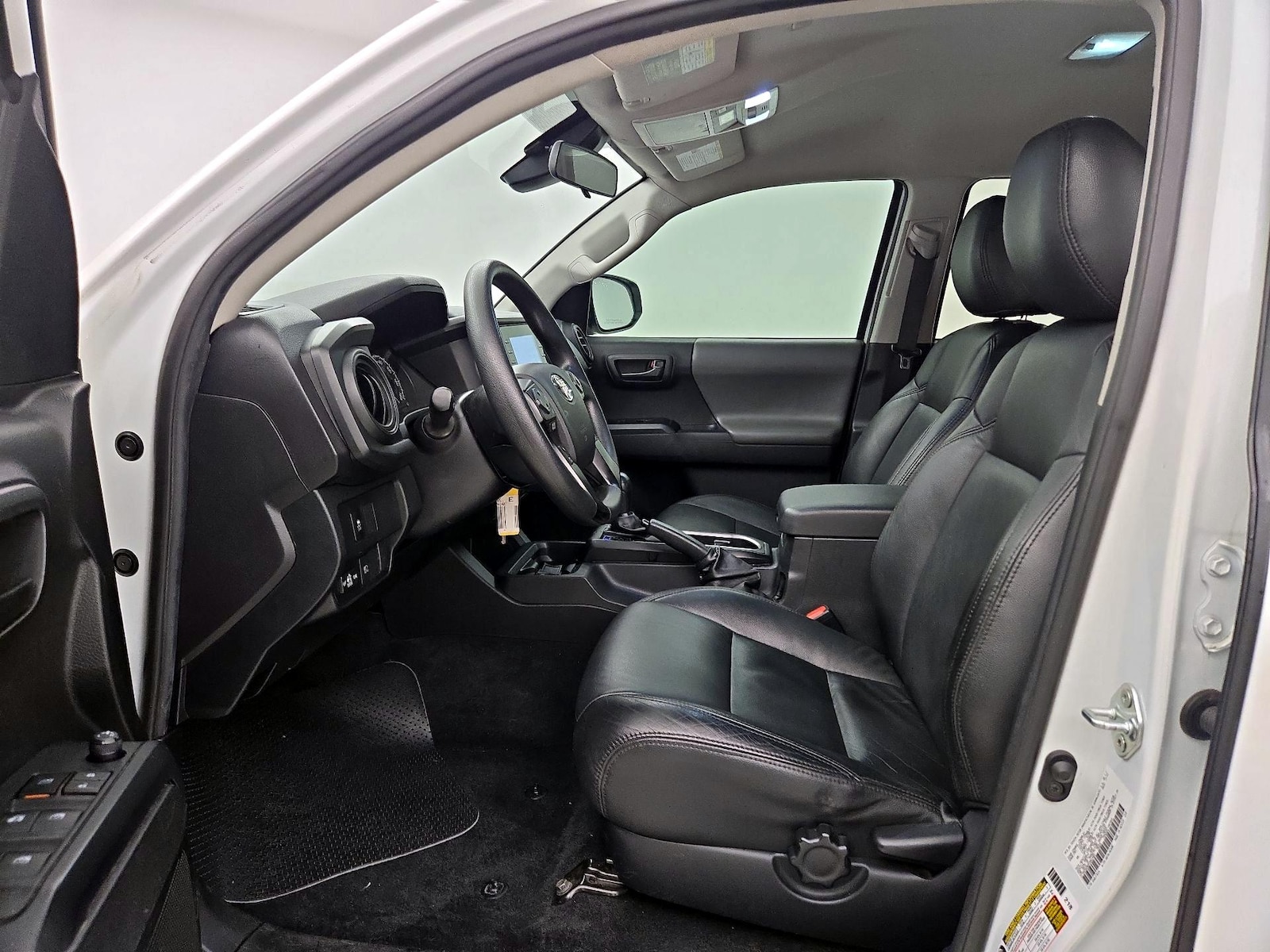 2022 Toyota Tacoma SR - Photo 12