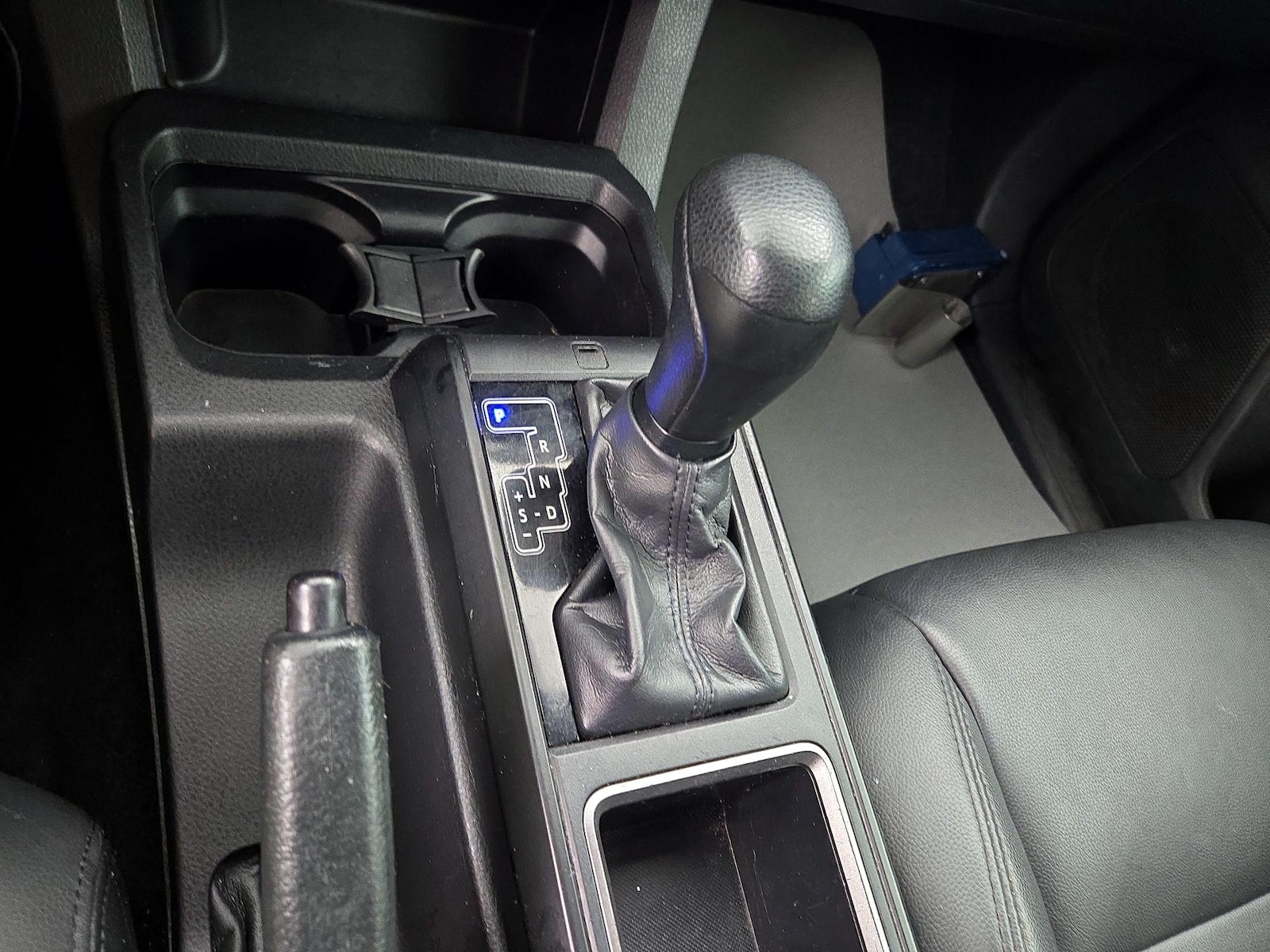 2022 Toyota Tacoma SR - Photo 18