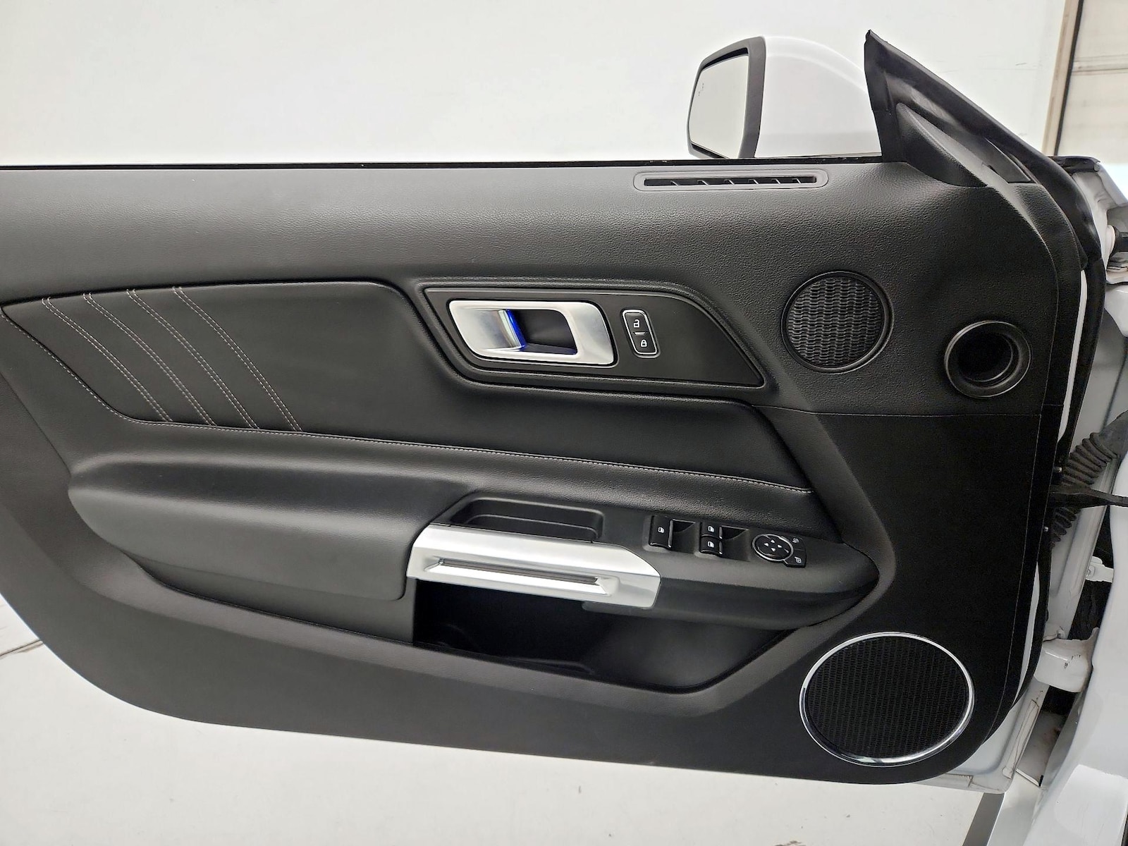 2022 Ford Mustang EcoBoost Premium - Photo 13