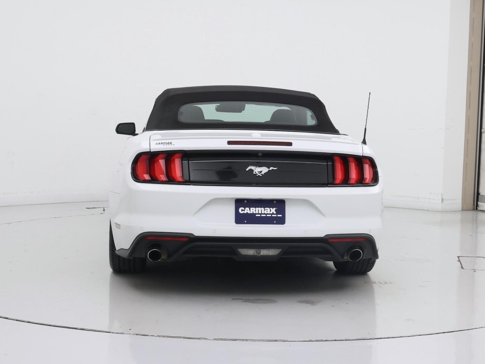 2022 Ford Mustang EcoBoost Premium - Photo 7