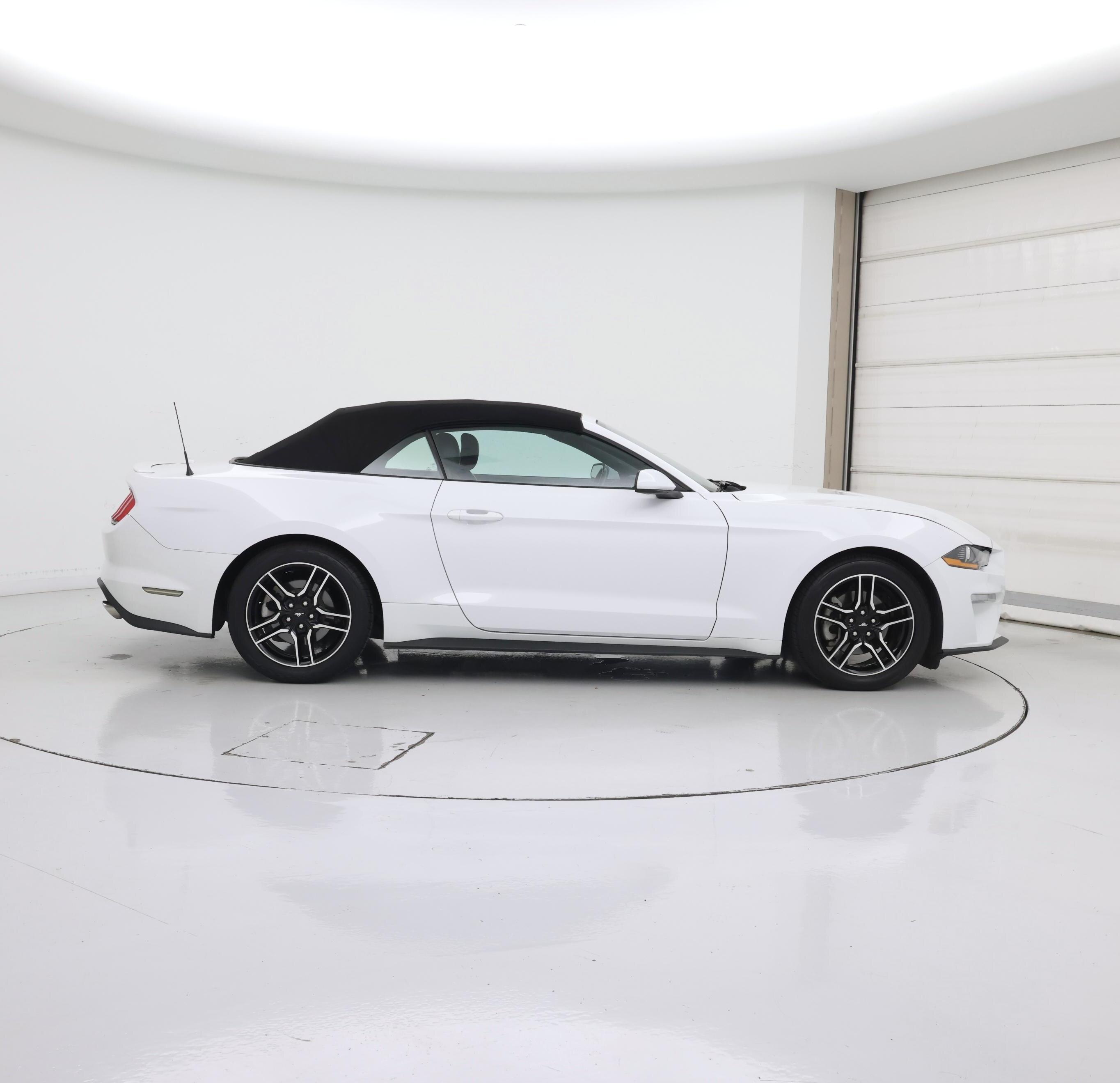 Thumbnail: 2022 Ford Mustang - 7