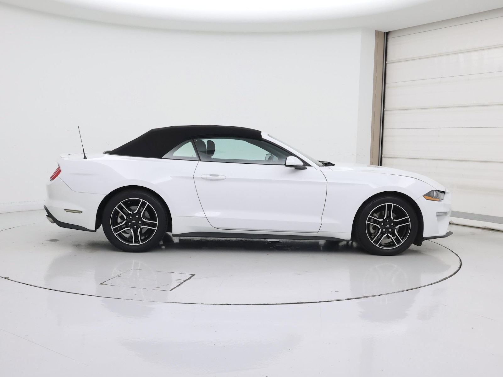 2022 Ford Mustang EcoBoost Premium - Photo 8