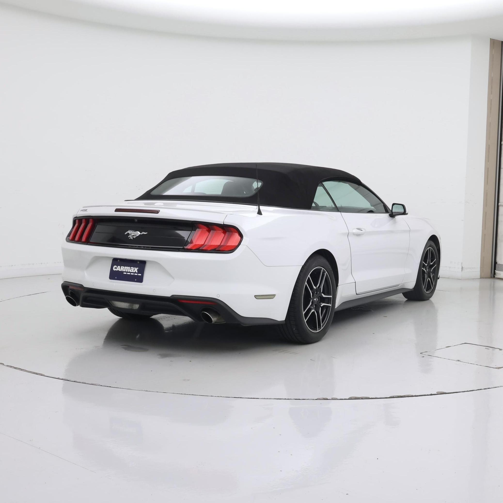Thumbnail: 2022 Ford Mustang - 8