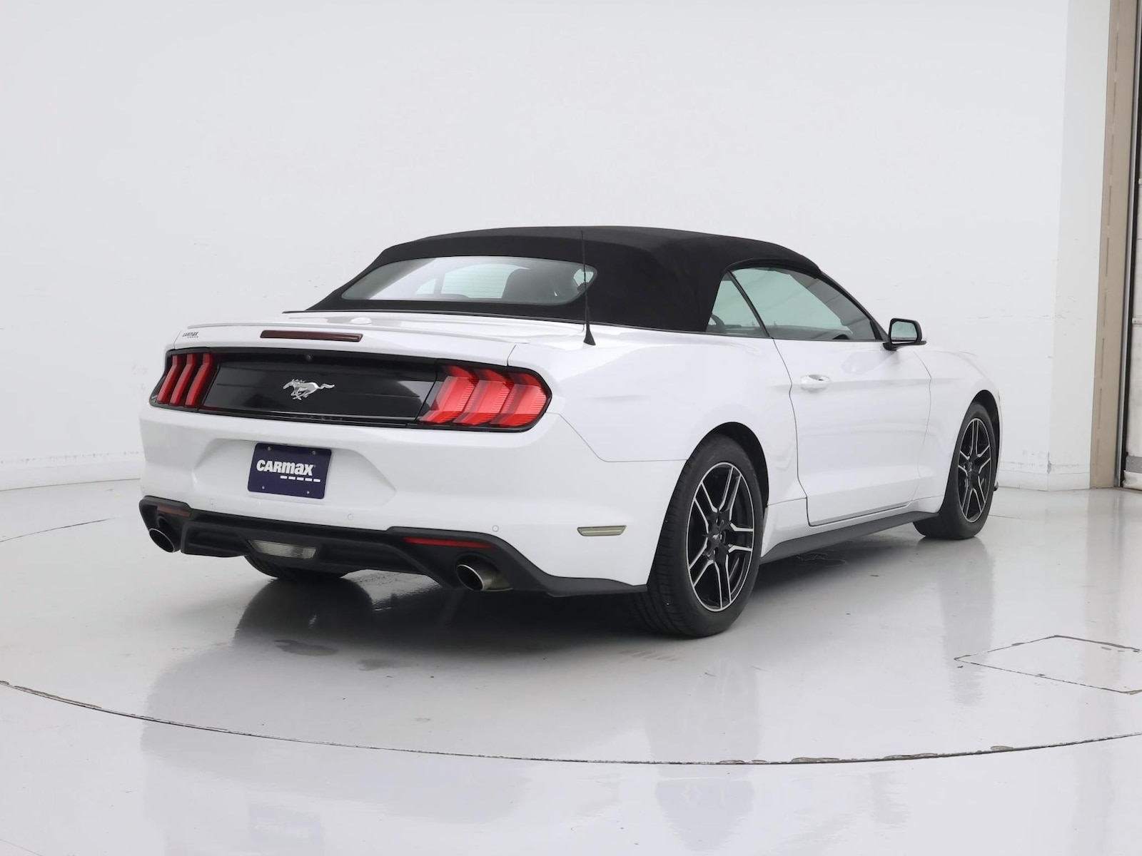 2022 Ford Mustang EcoBoost Premium - Photo 9