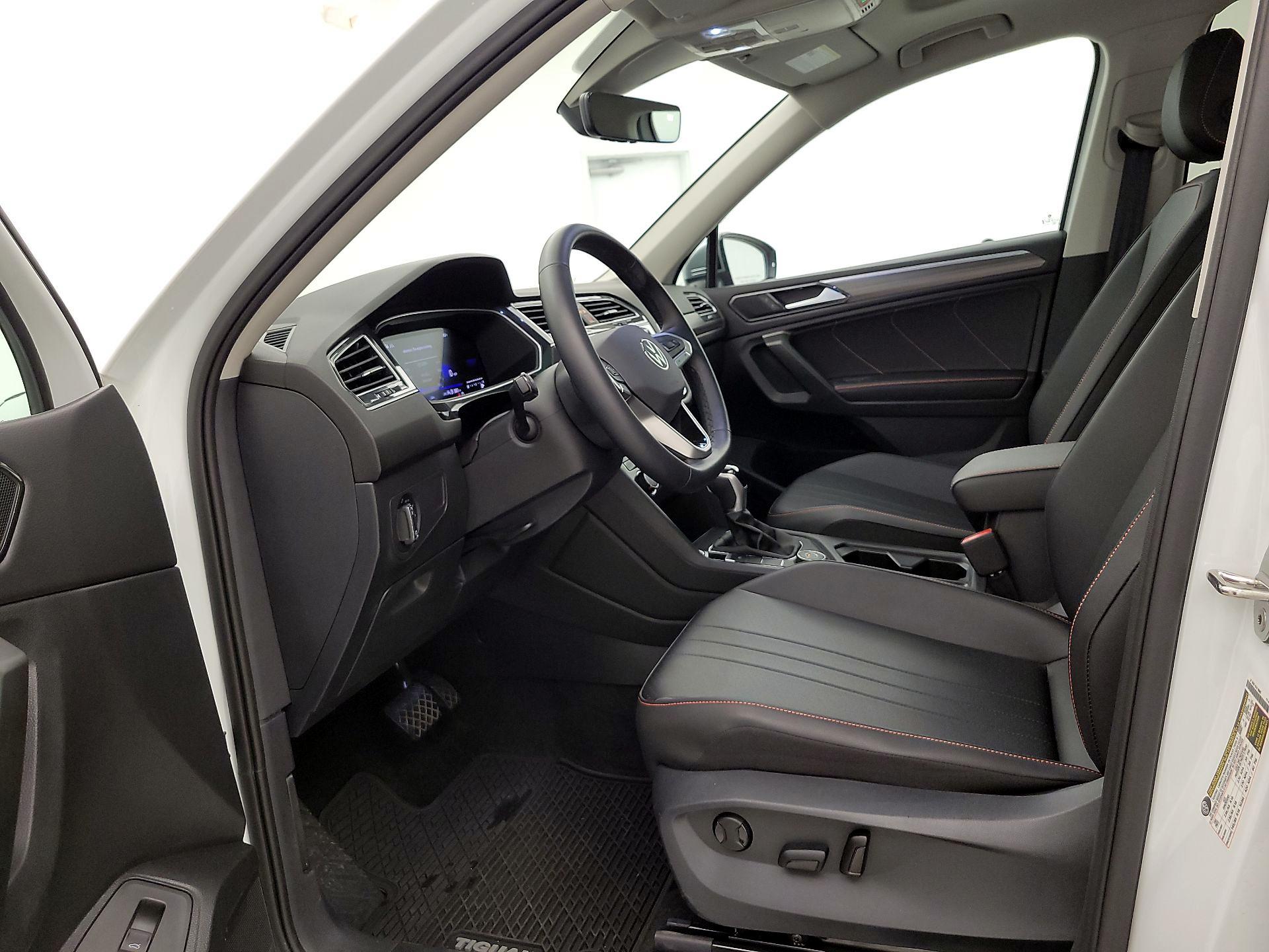 Thumbnail: 2024 Volkswagen Tiguan - 11