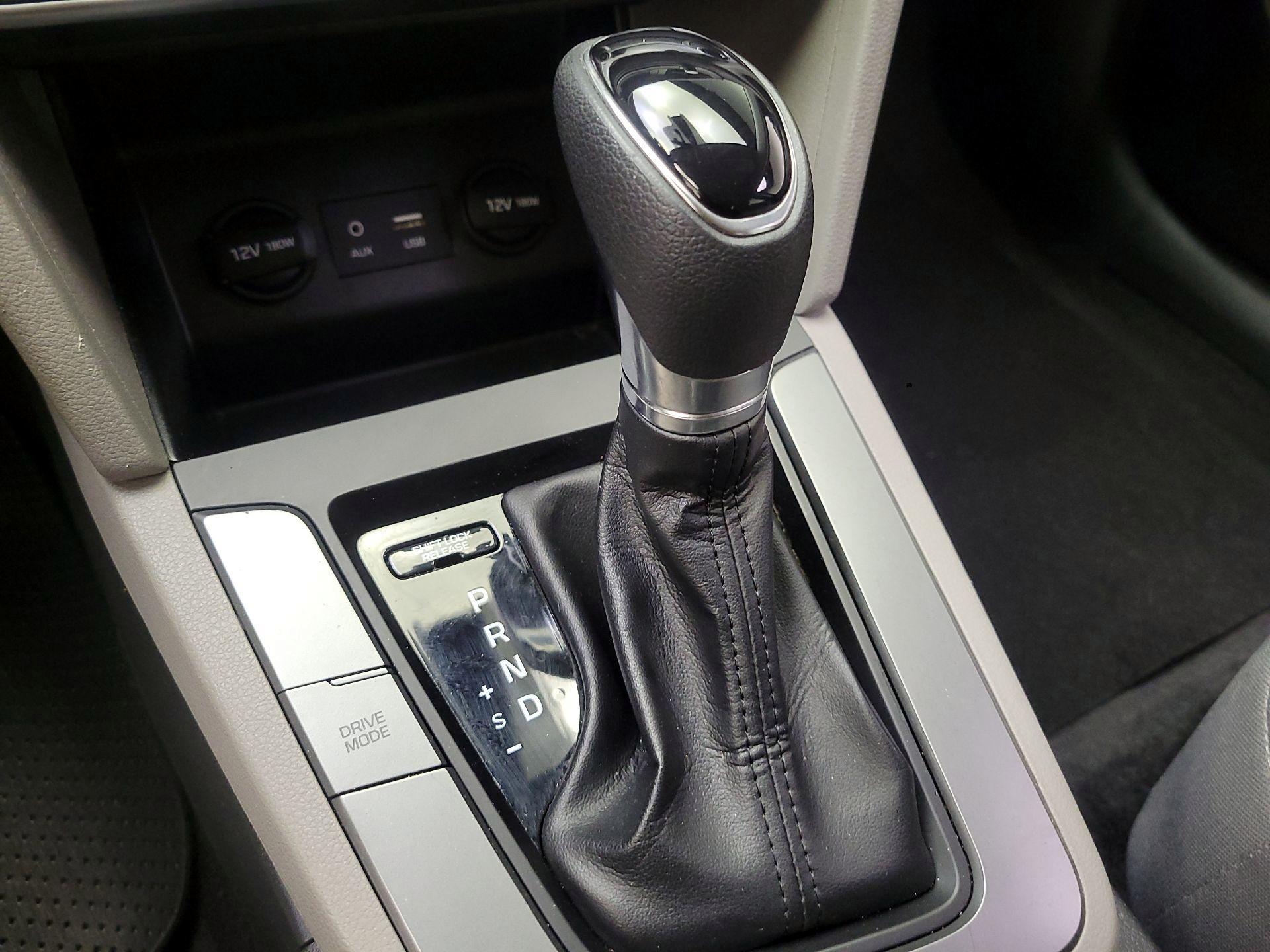 Thumbnail: 2020 Hyundai Elantra - 17