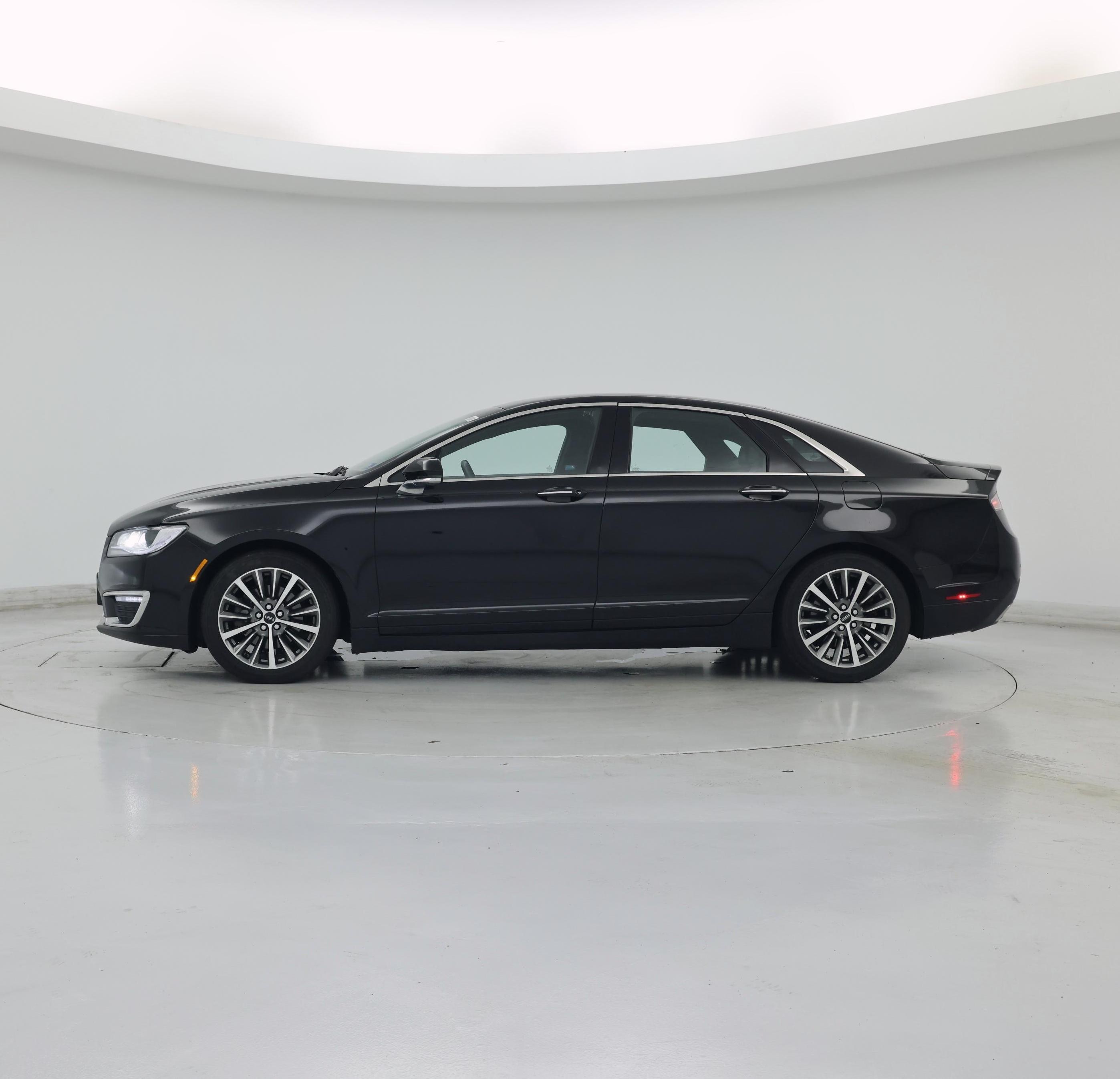 Thumbnail: 2017 Lincoln MKZ - 3