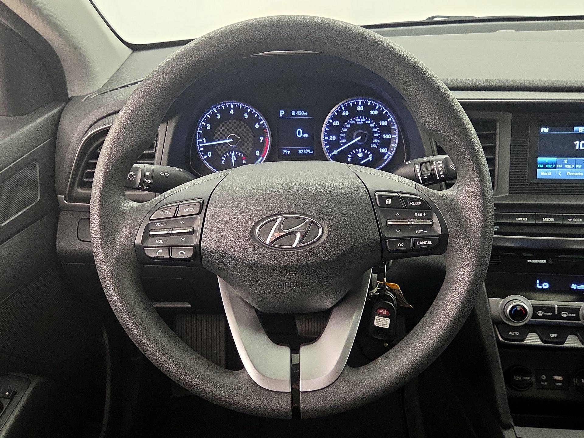 Thumbnail: 2020 Hyundai Elantra - 10