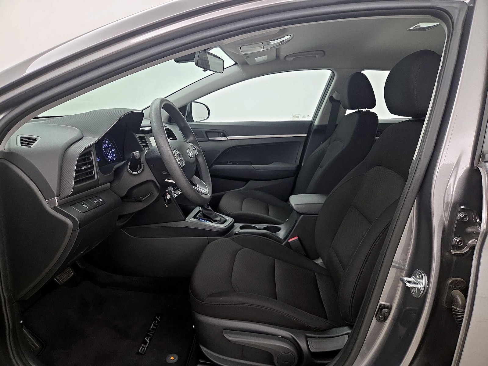 2020 Hyundai Elantra SE - Photo 12