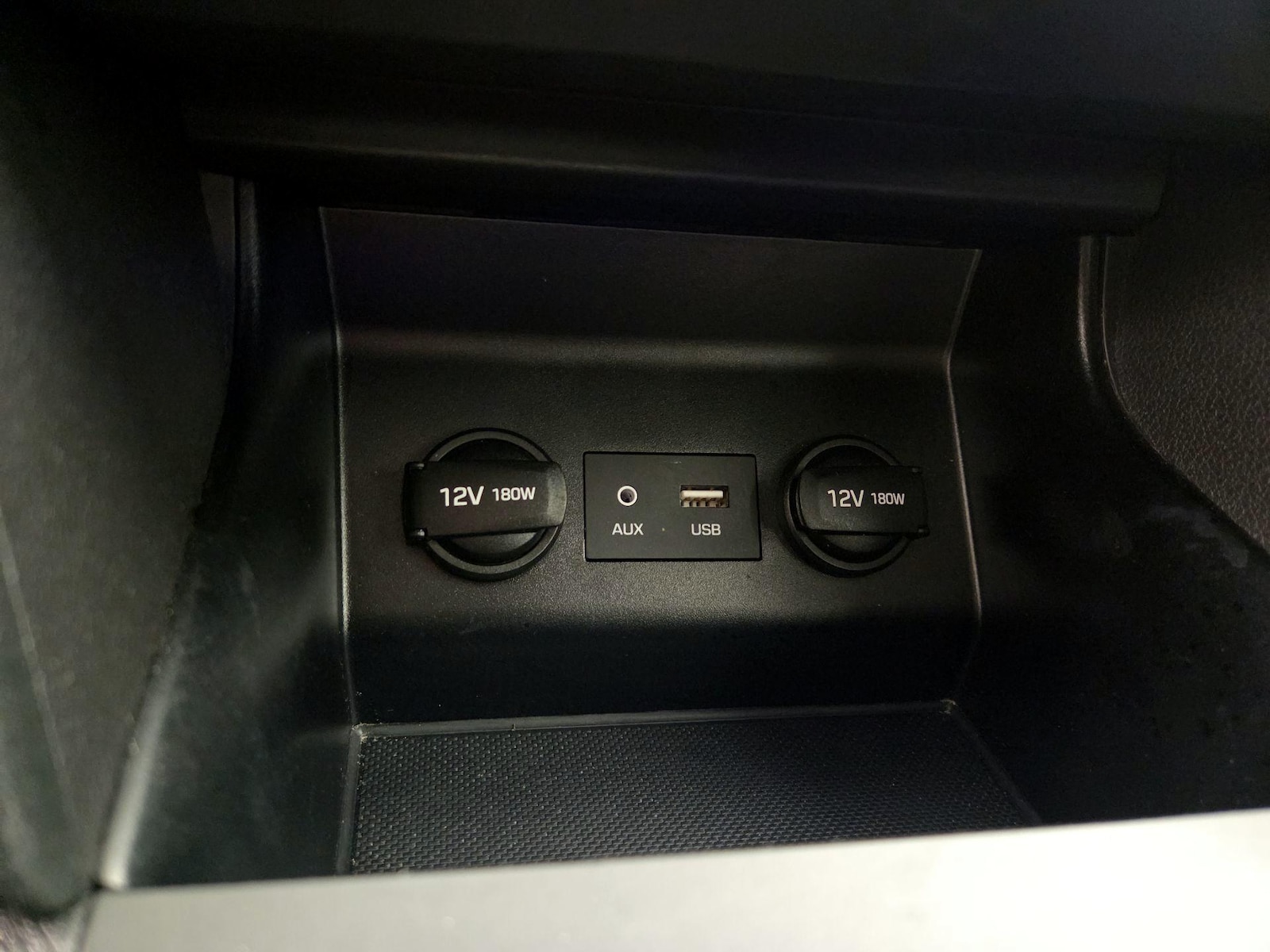 2020 Hyundai Elantra SE - Photo 19