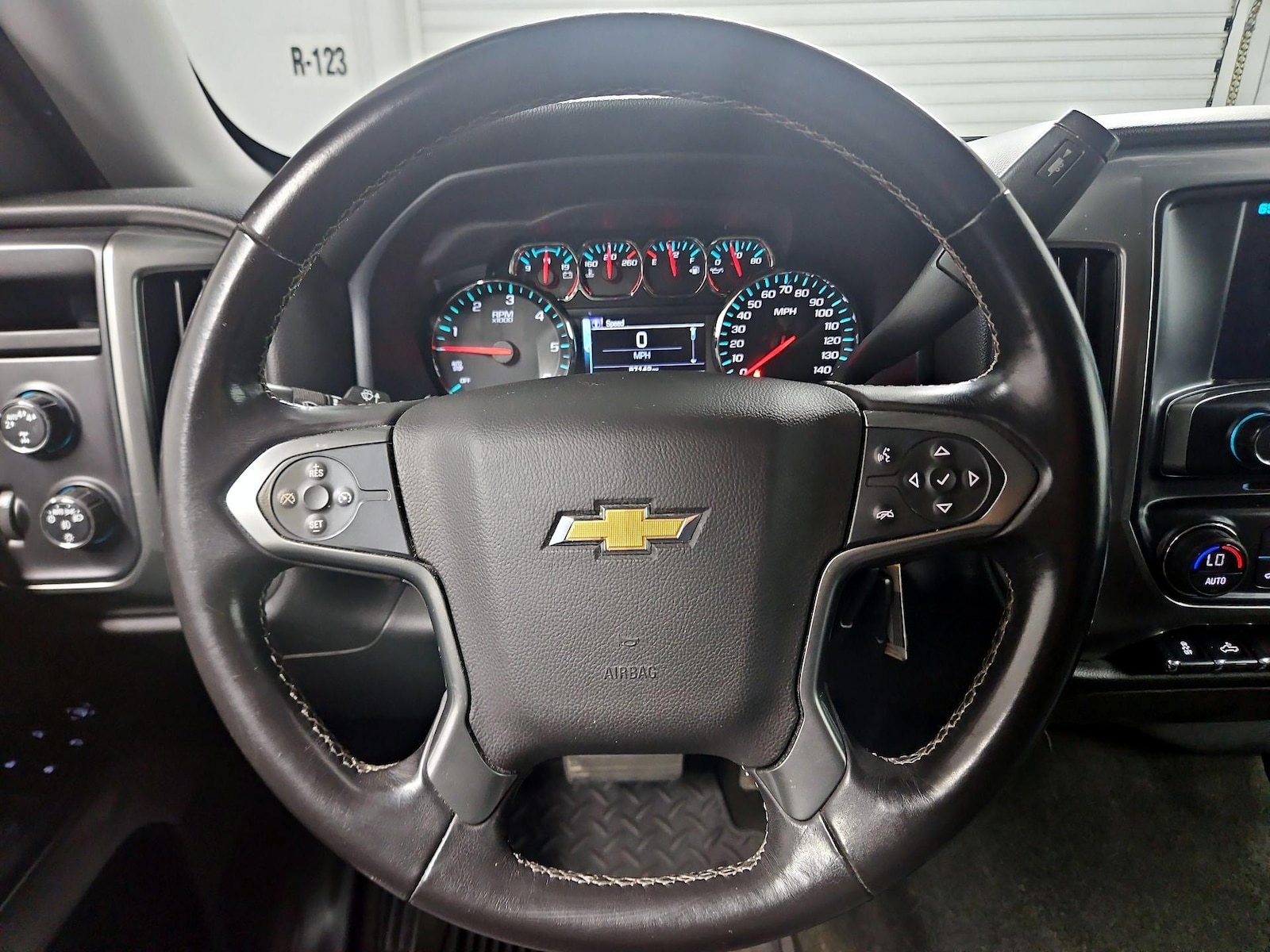 2017 Chevrolet Silverado 1500 LT - Photo 11