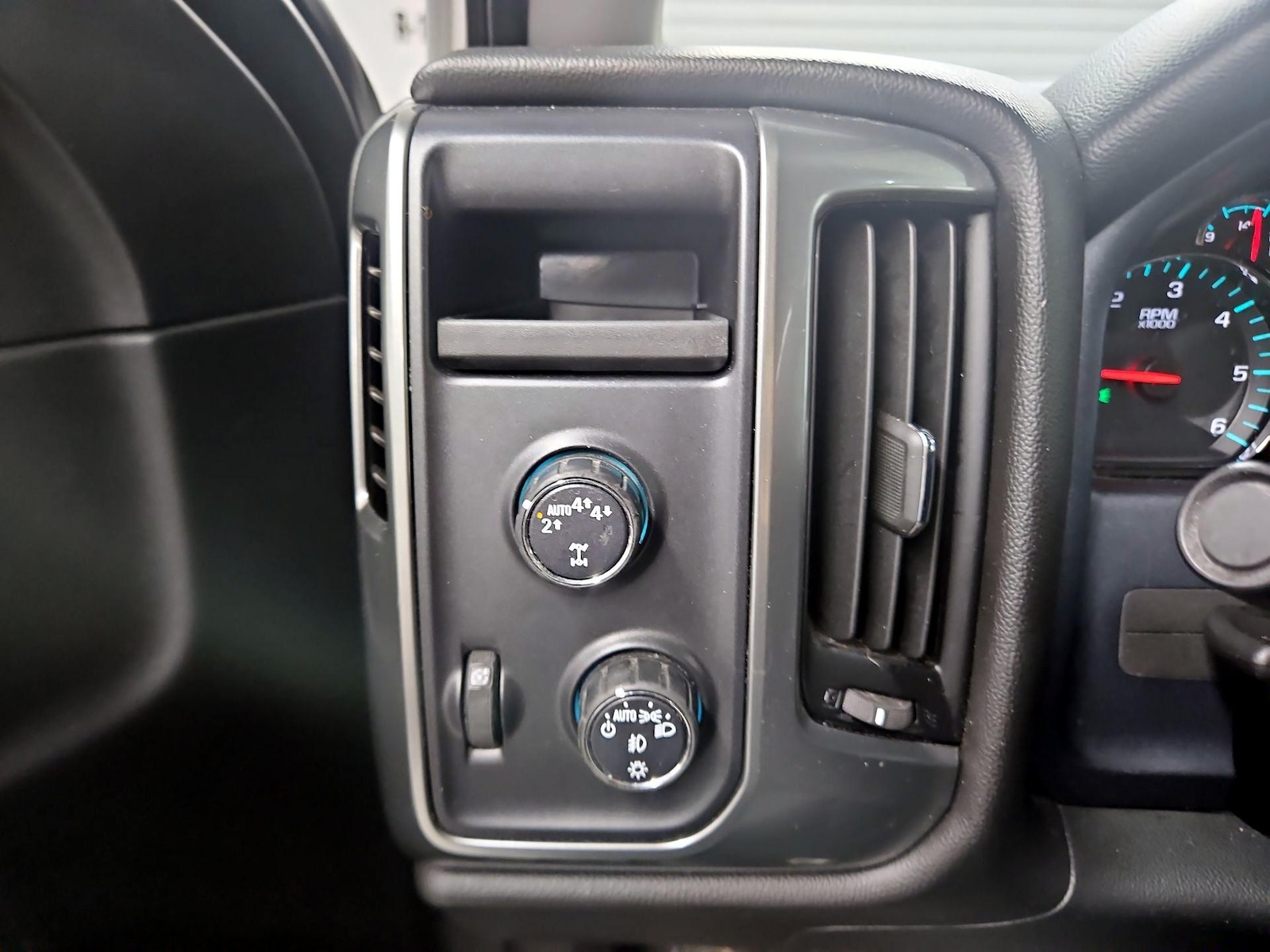 2017 Chevrolet Silverado 1500 LT - Photo 14