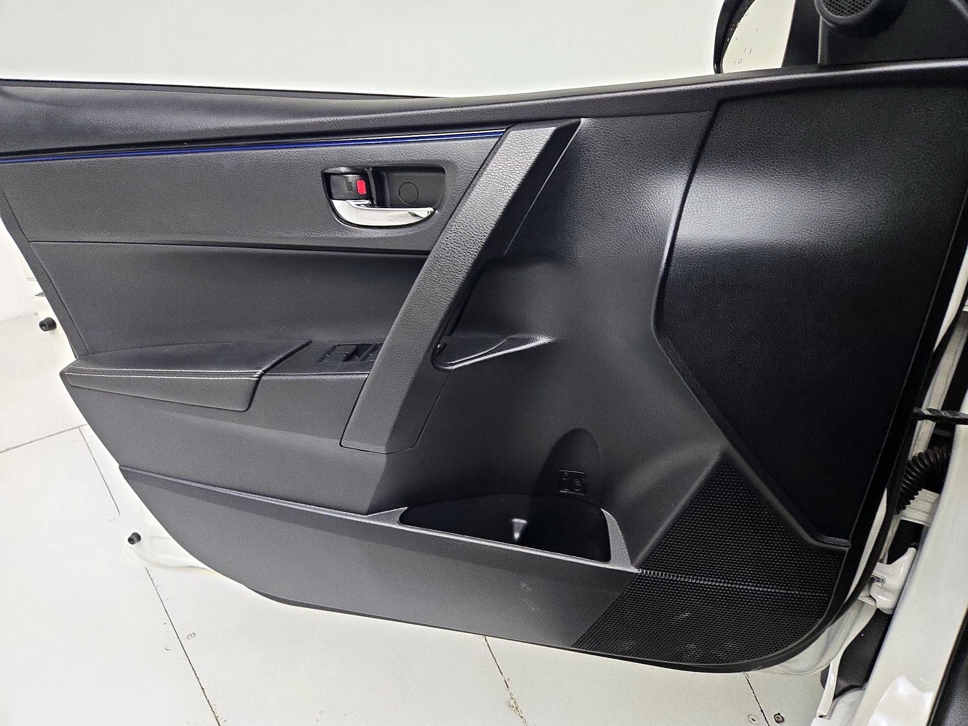 Thumbnail: 2018 Toyota Corolla - 12