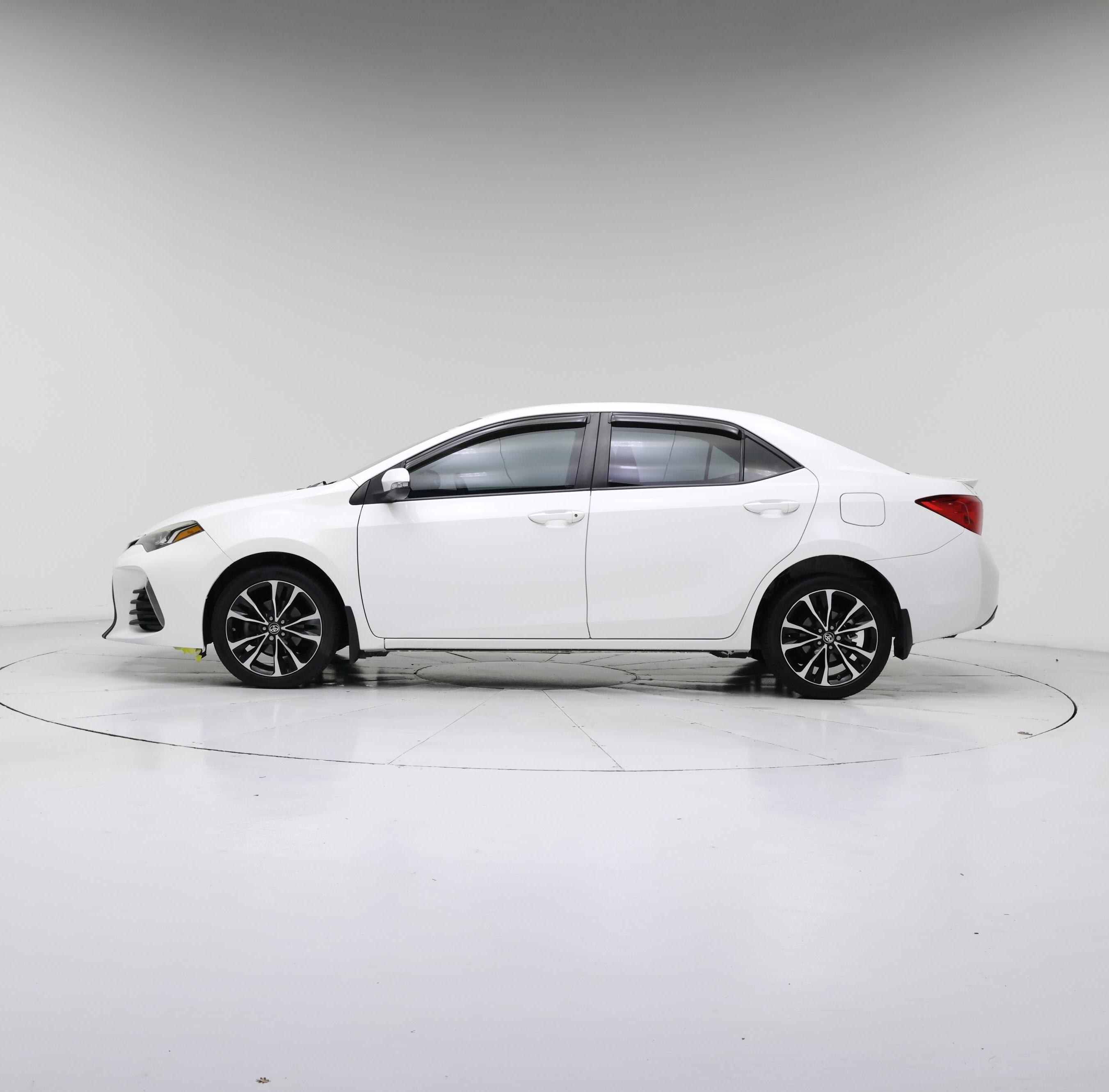 Thumbnail: 2018 Toyota Corolla - 3