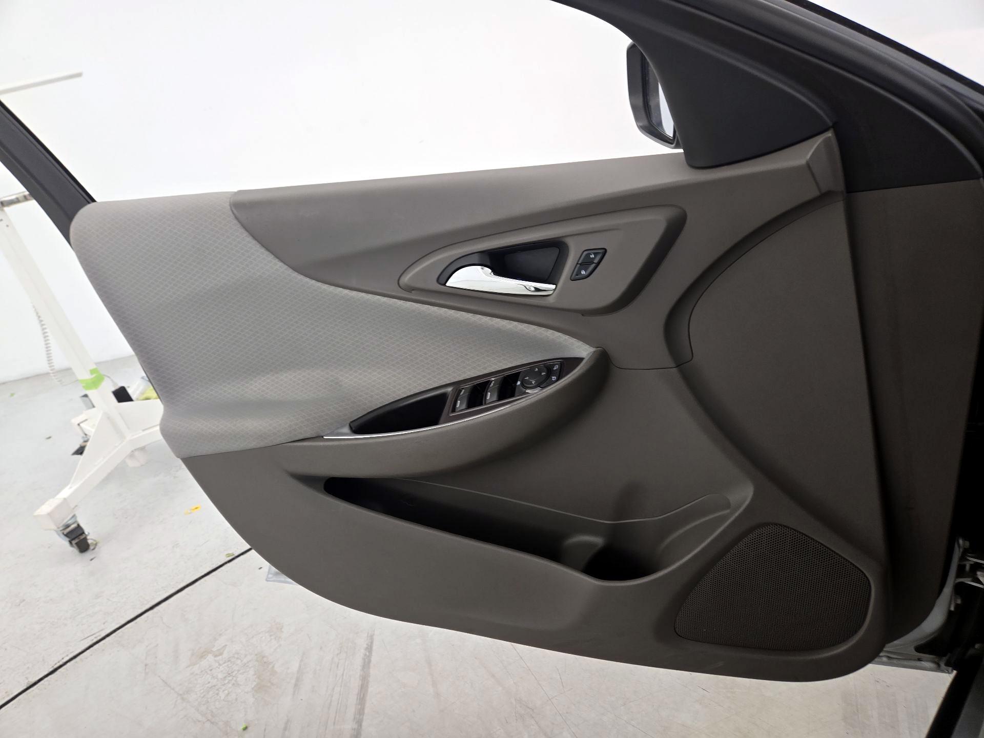 Thumbnail: 2016 Chevrolet Malibu - 12
