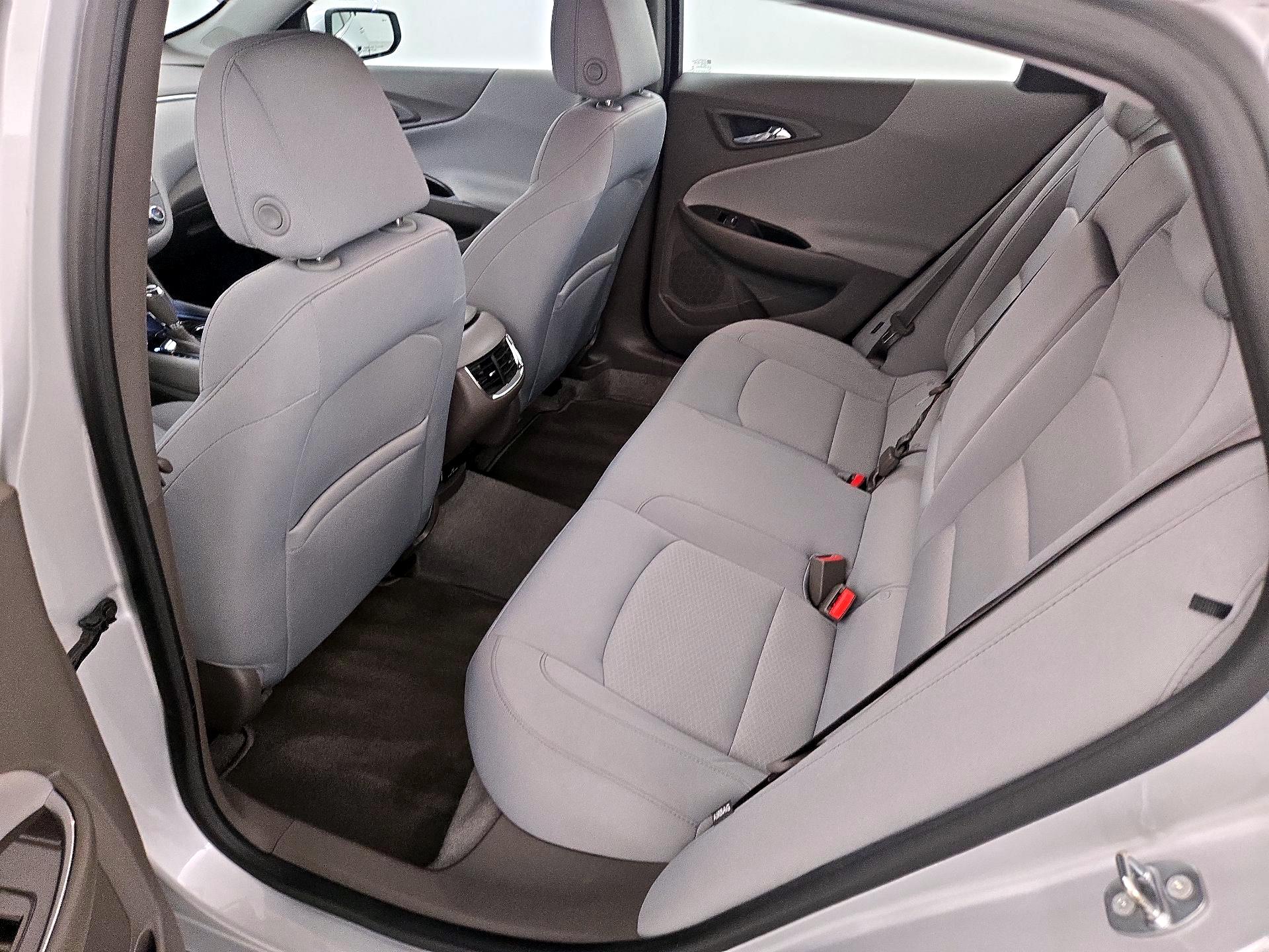 Thumbnail: 2016 Chevrolet Malibu - 19