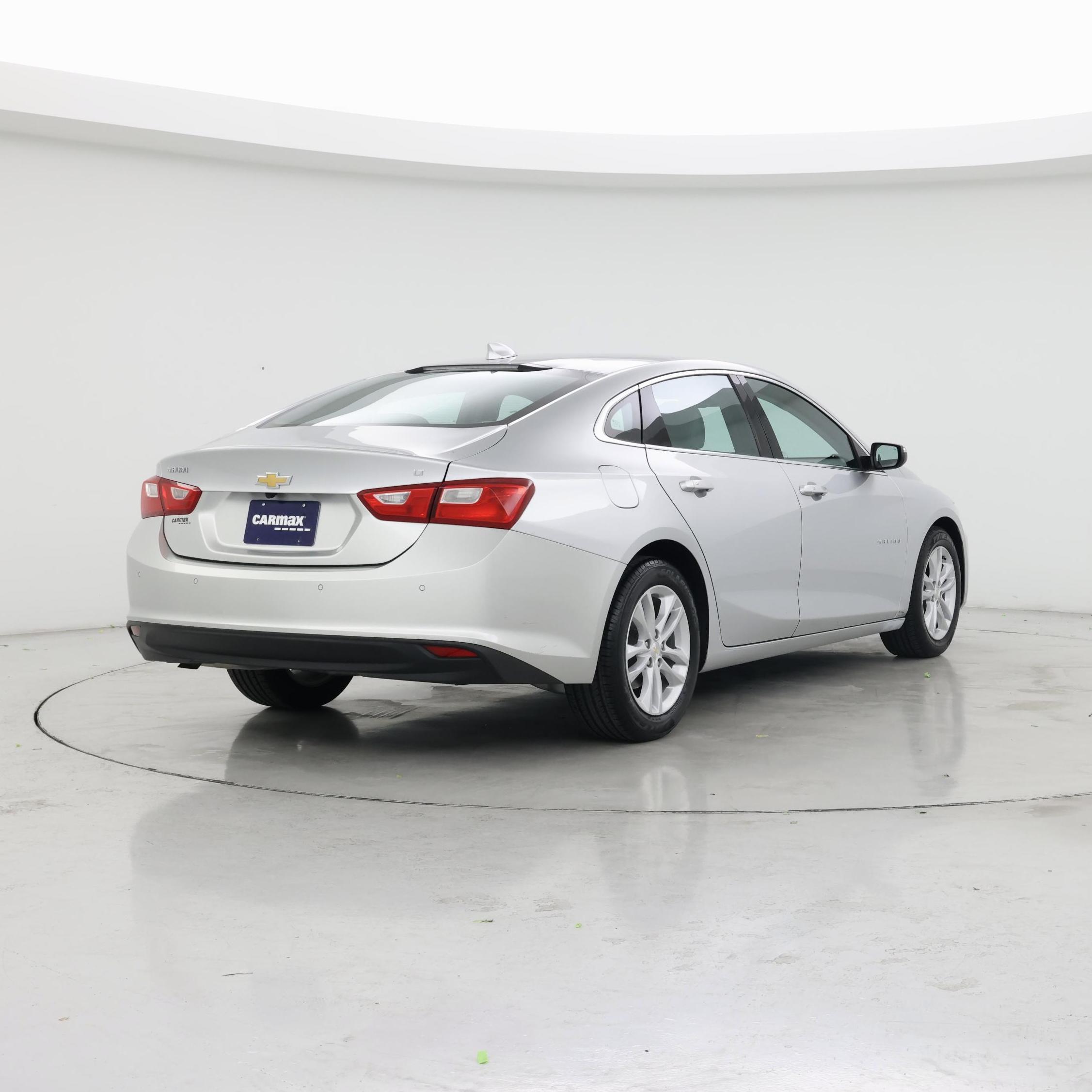 Thumbnail: 2016 Chevrolet Malibu - 8