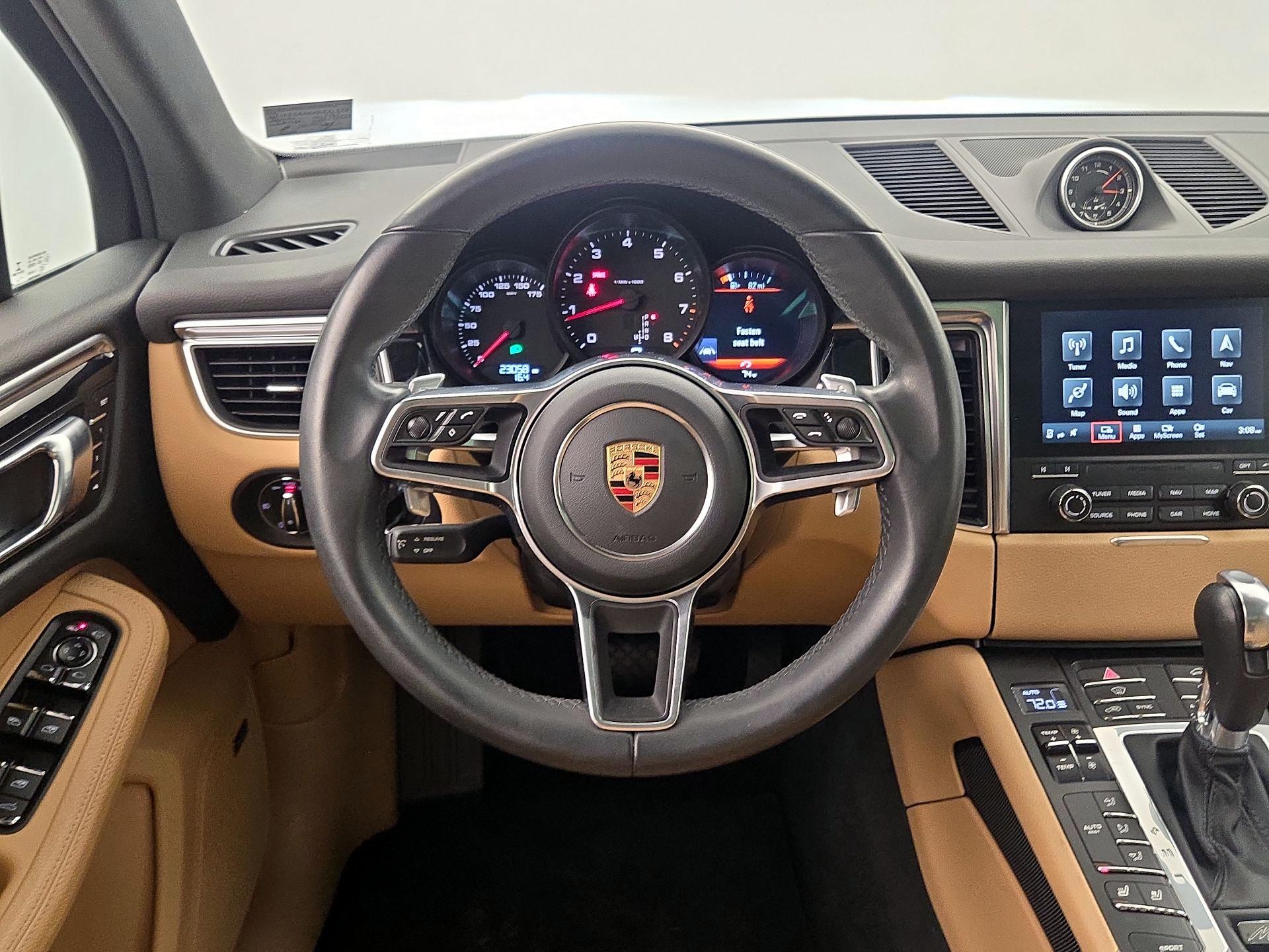 Thumbnail: 2017 Porsche Macan - 10