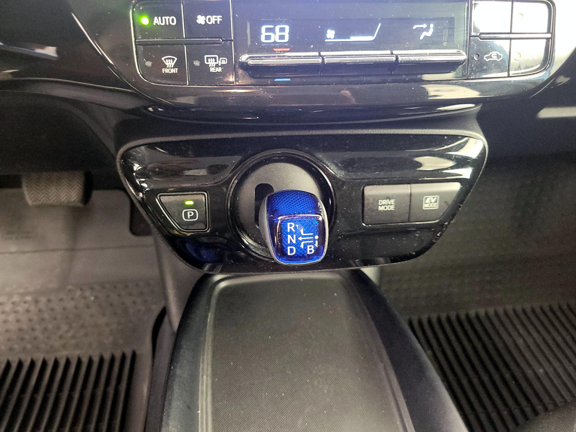 Thumbnail: 2021 Toyota Prius - 17
